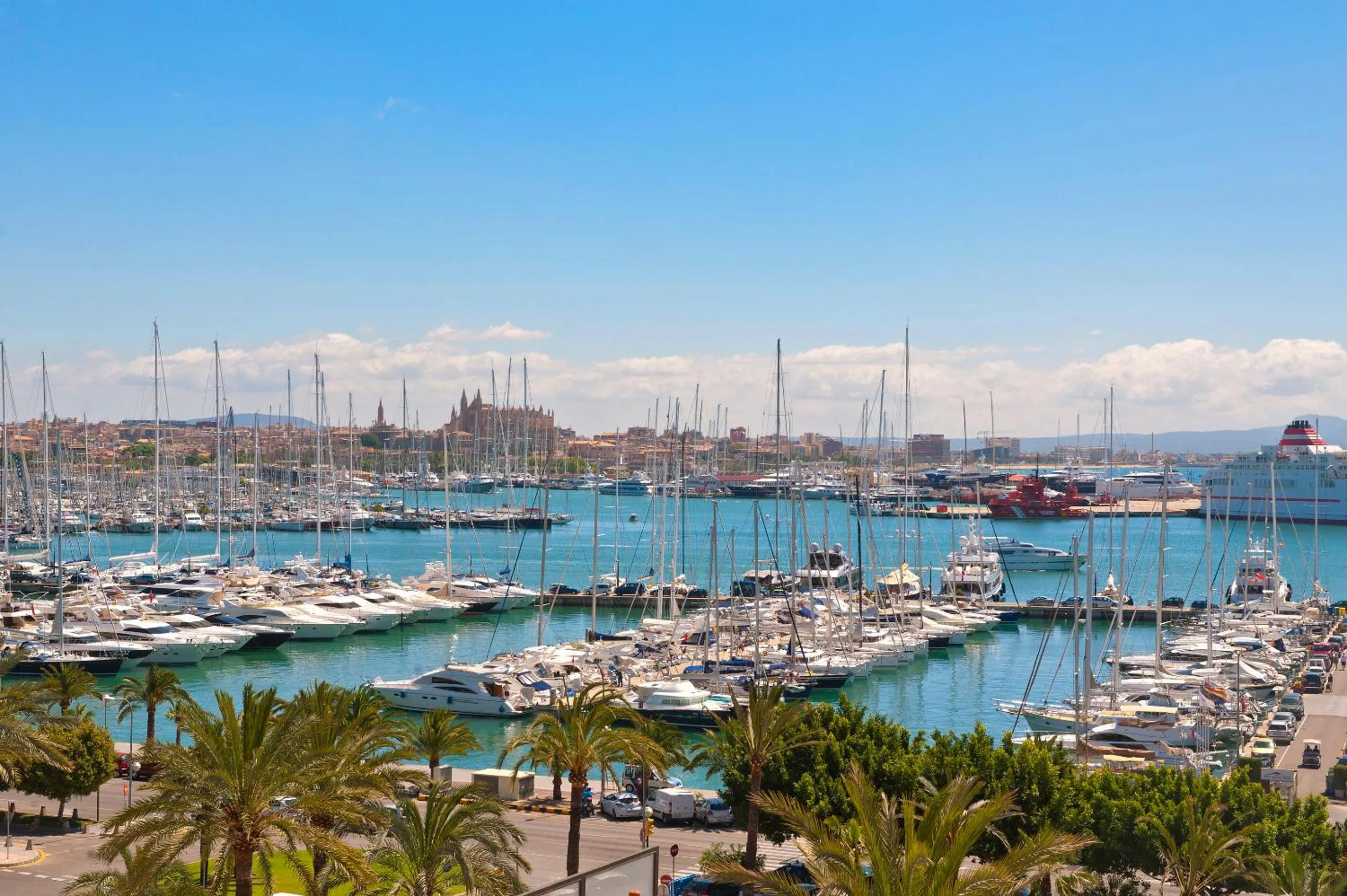 Nearby landmark in Hotel Victoria Gran Meliá