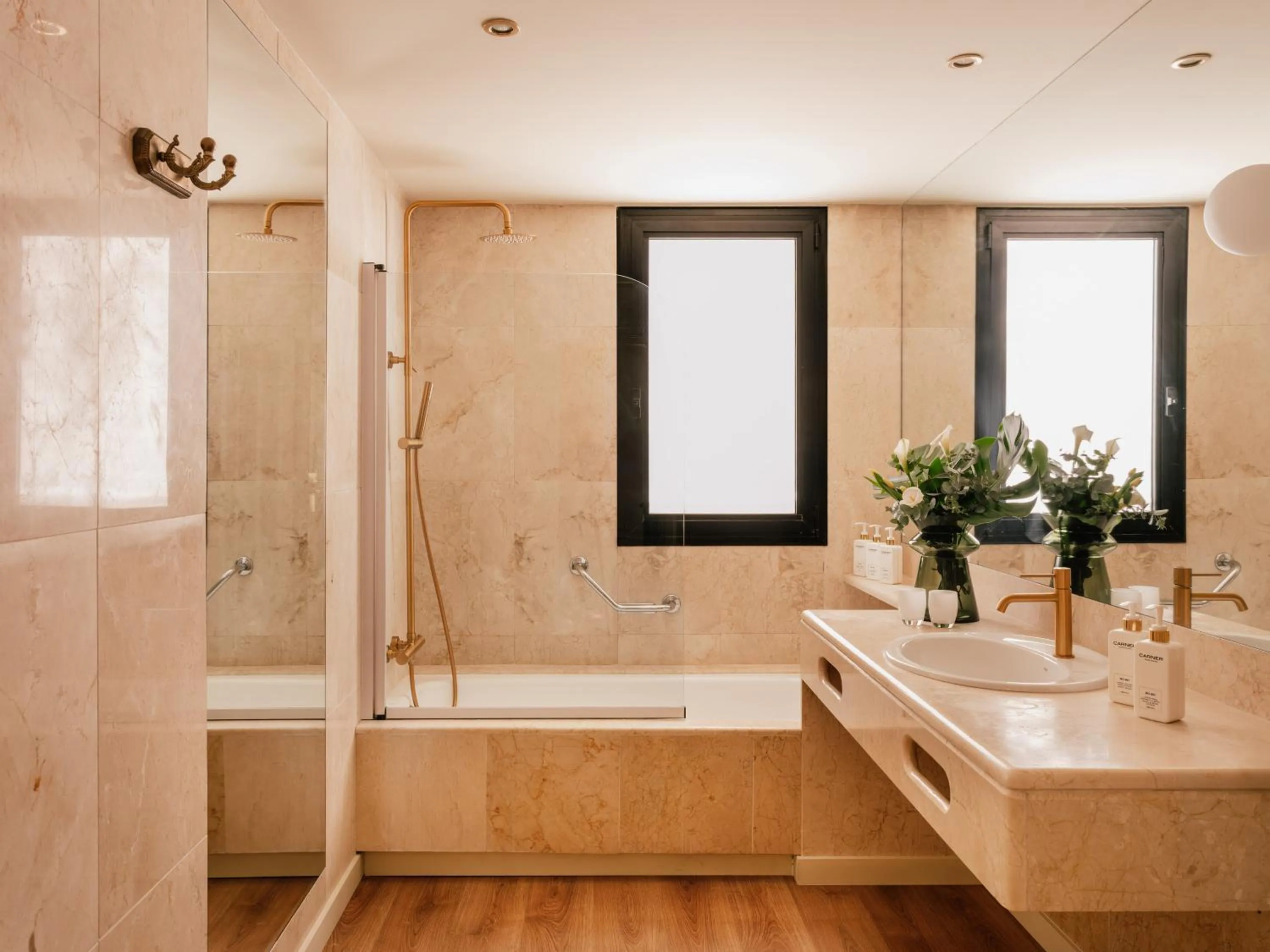 Shower in Hotel Victoria Gran Meliá