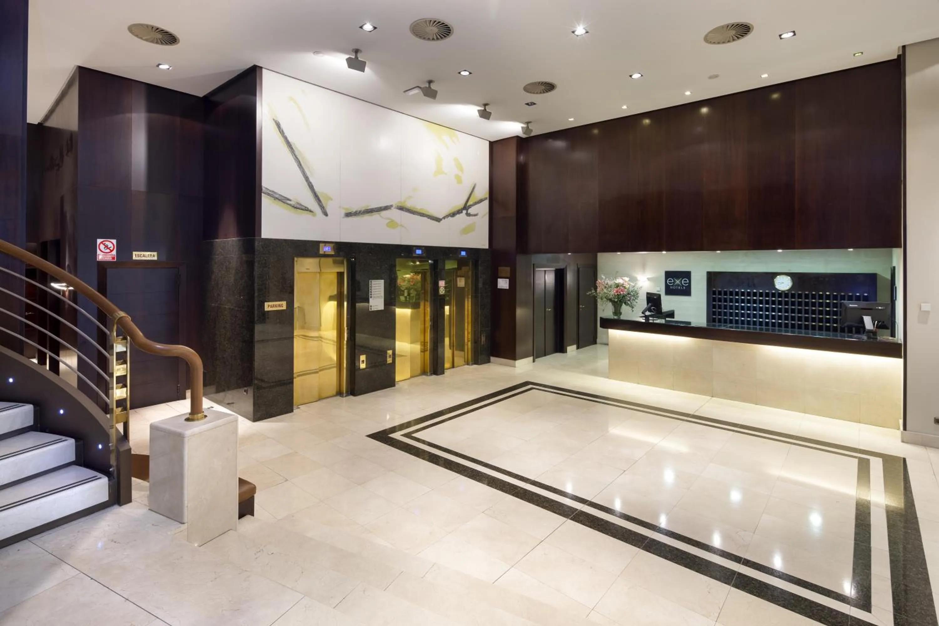 Lobby or reception in Exe Oviedo Centro