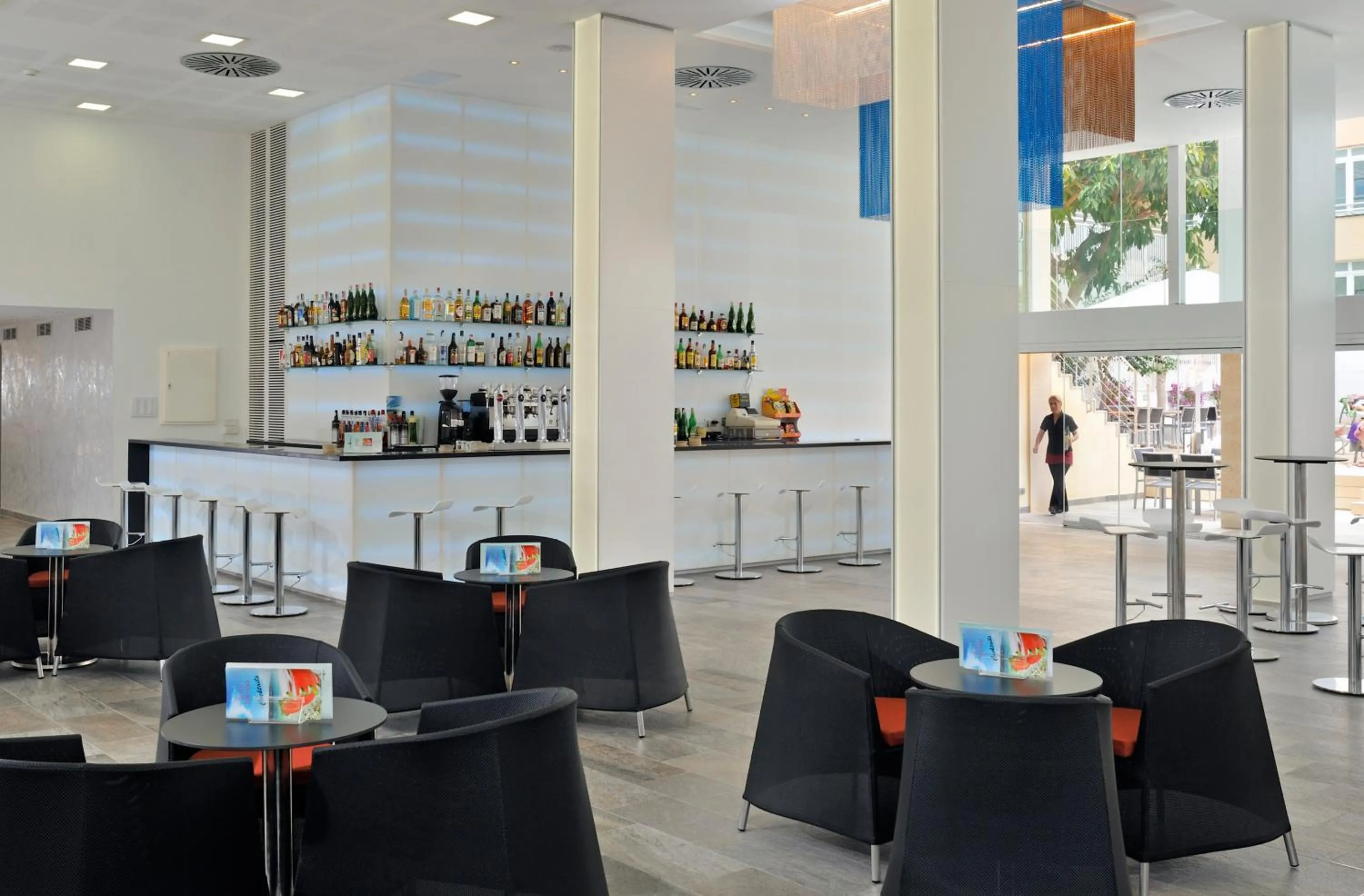 Restaurant/places to eat in Hotel Hispania