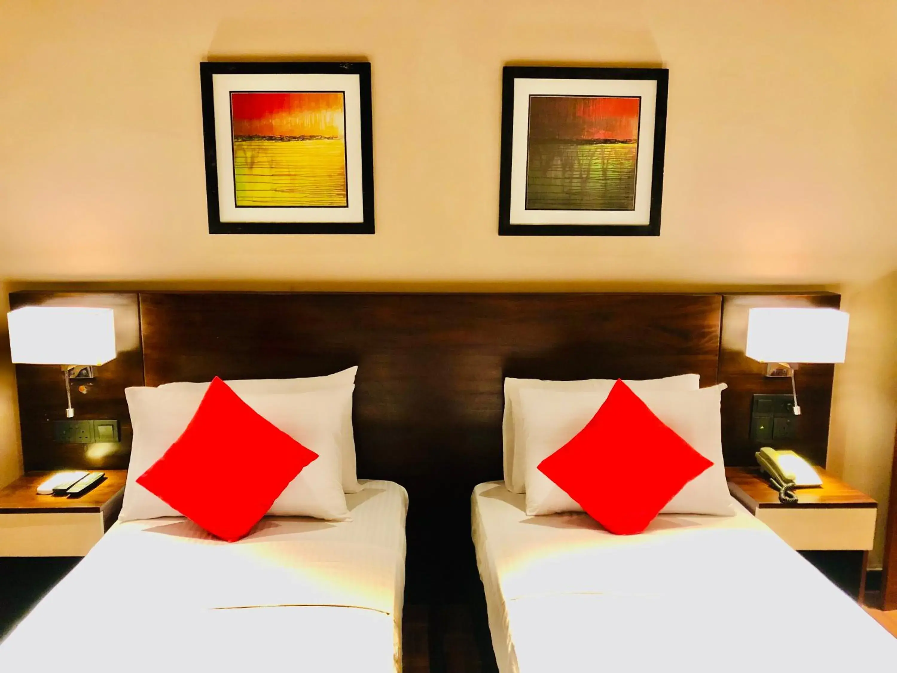 Standard Twin Room - single occupancy in Tropic Inn - Mount Lavinia Standard Twin Room - single occupancy in Tropic Inn - Mount Lavinia