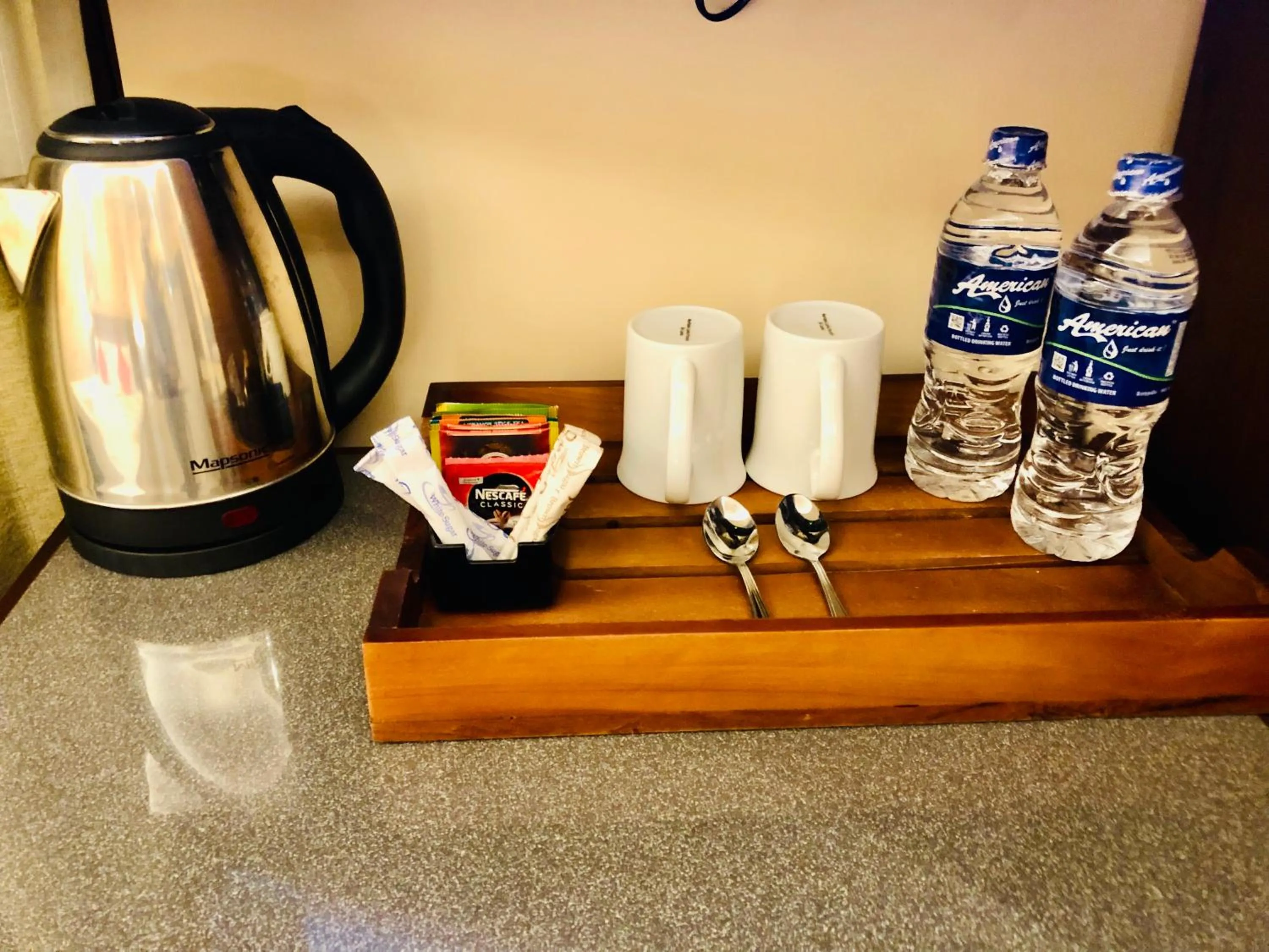 Coffee/tea facilities in Tropic Inn - Mount Lavinia