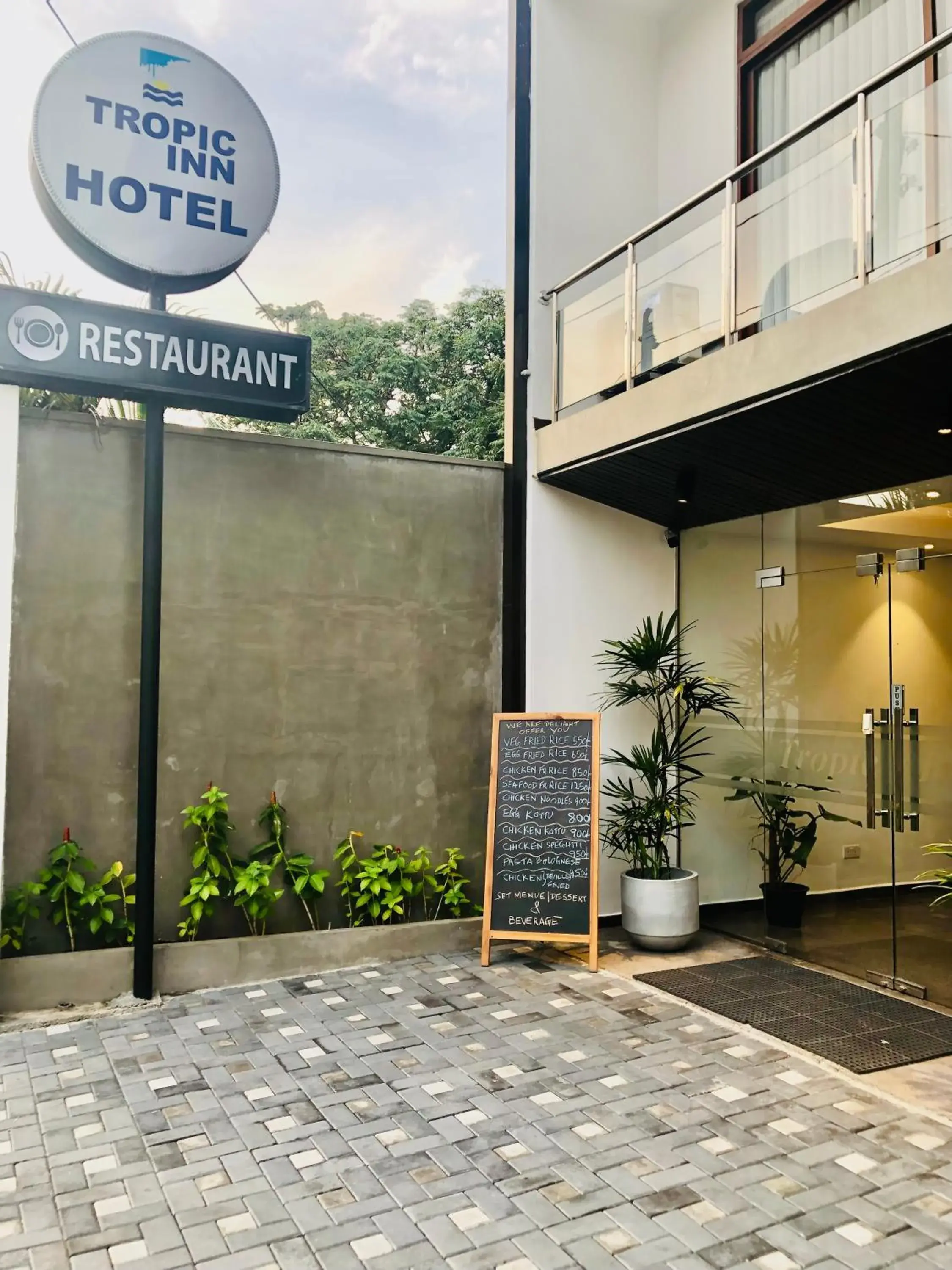 Tropic Inn - Mount Lavinia Tropic Inn - Mount Lavinia