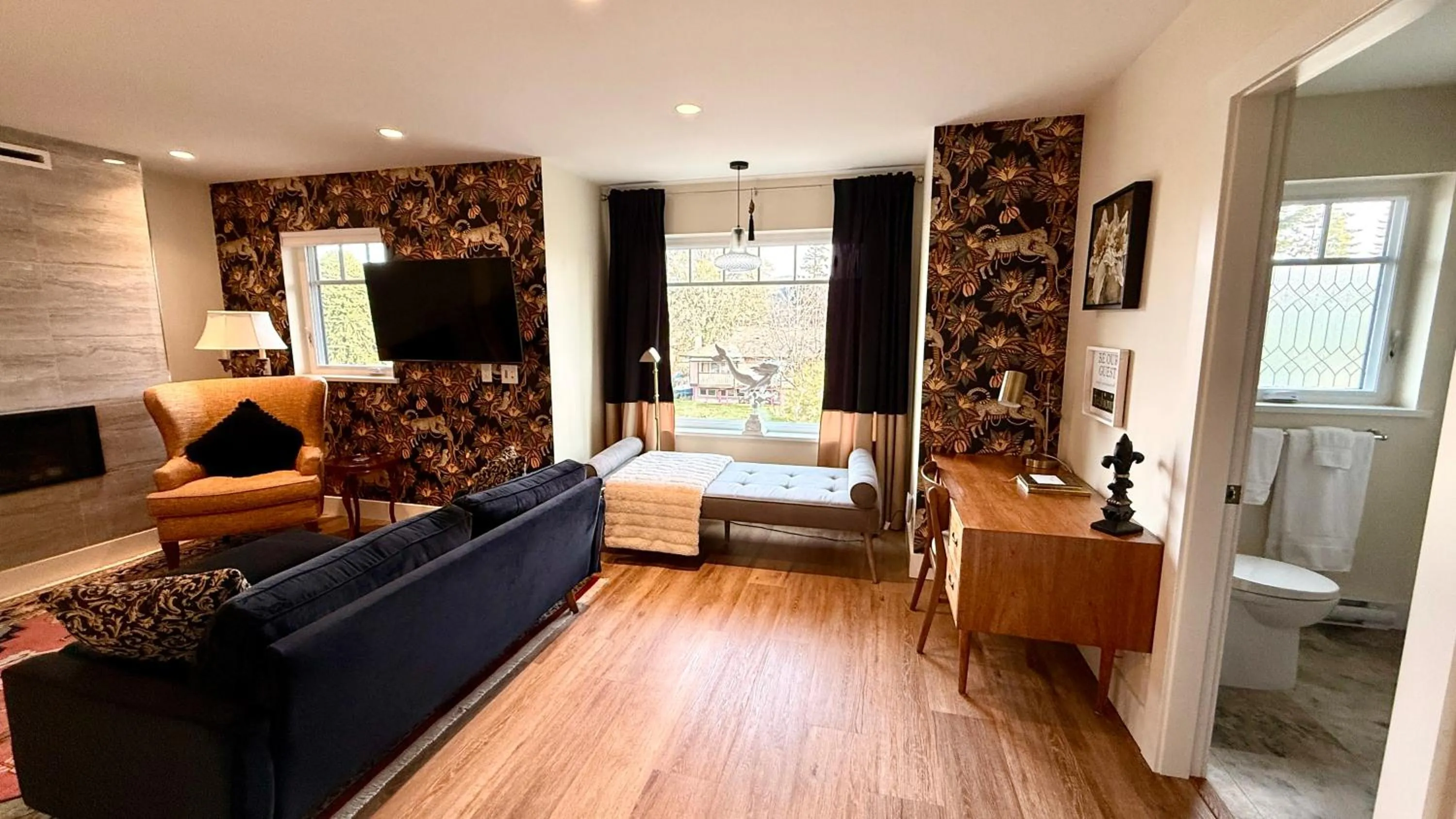 Living room in Seagull Studio Vacation Suite