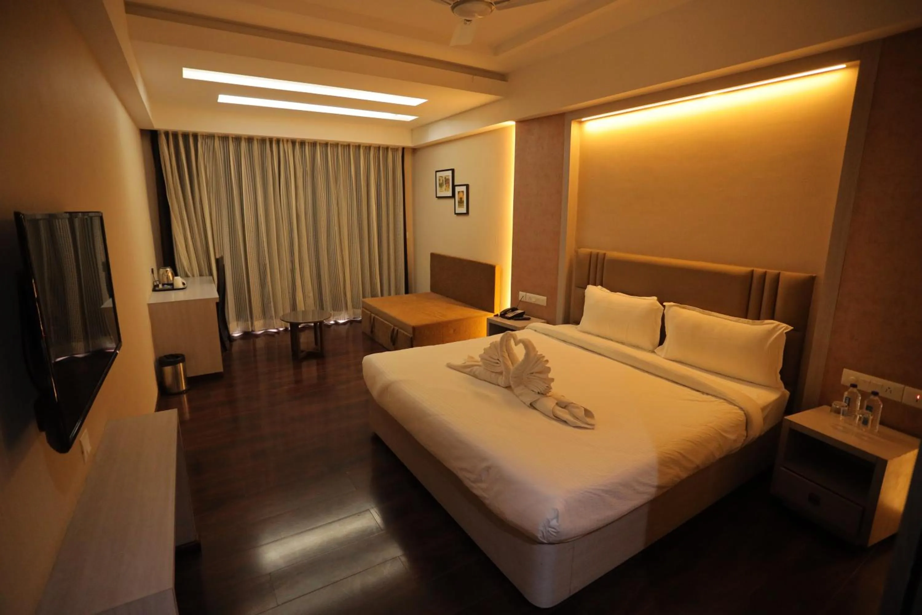 Photo of the whole room, Bed in Ratnapriya hotel and resort