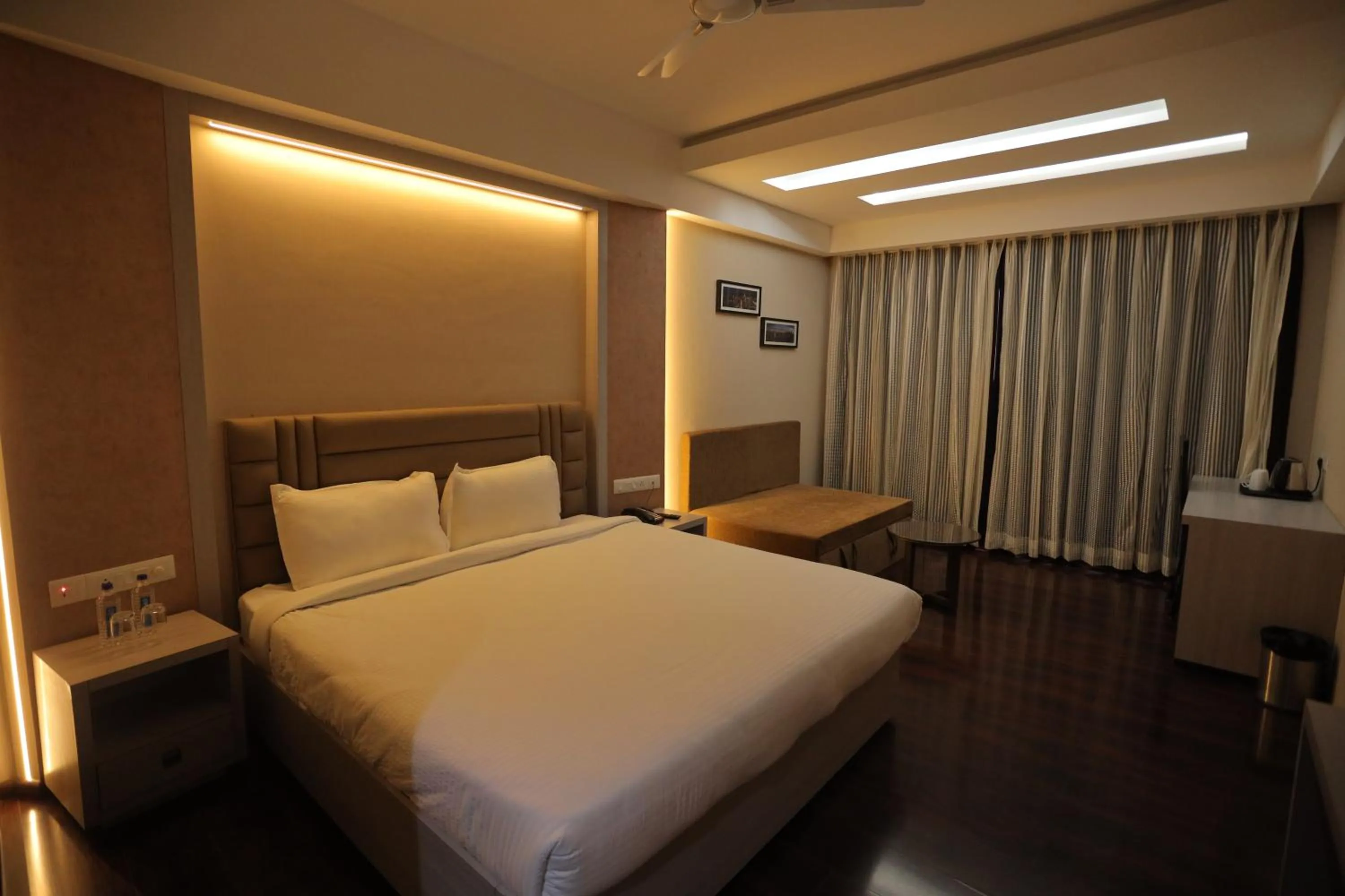 Photo of the whole room, Bed in Ratnapriya hotel and resort