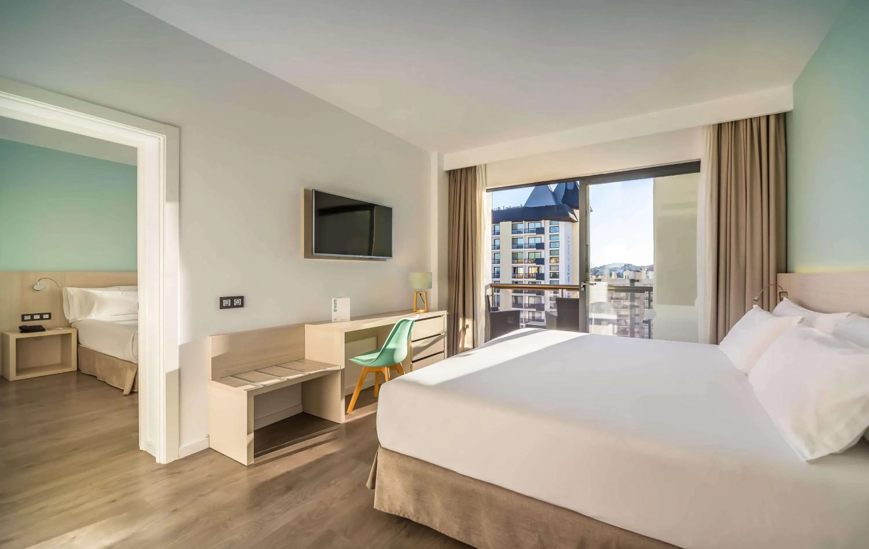 Bedroom, Bed in Occidental Fuengirola