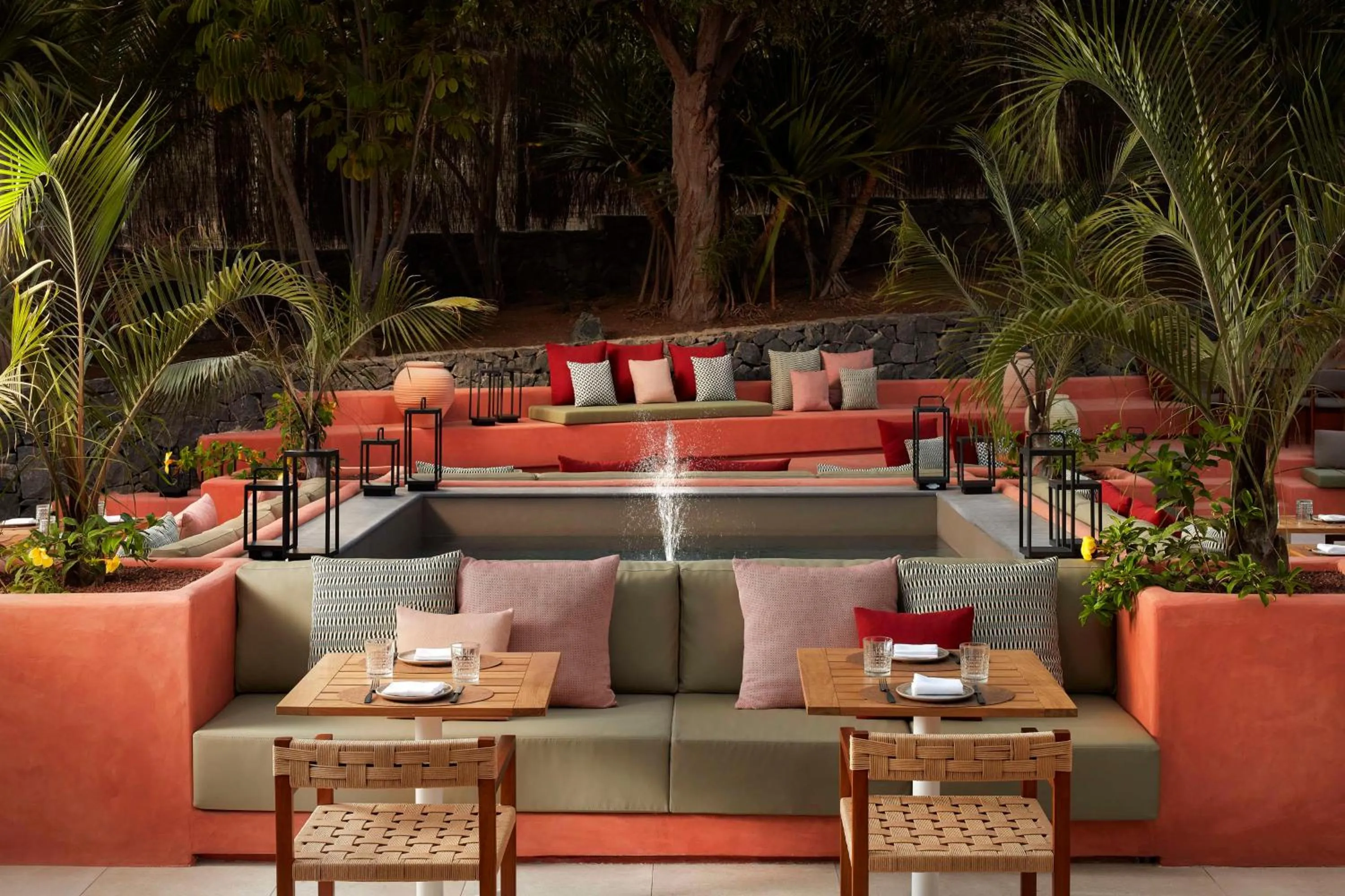 Restaurant/places to eat in Tivoli La Caleta Resort