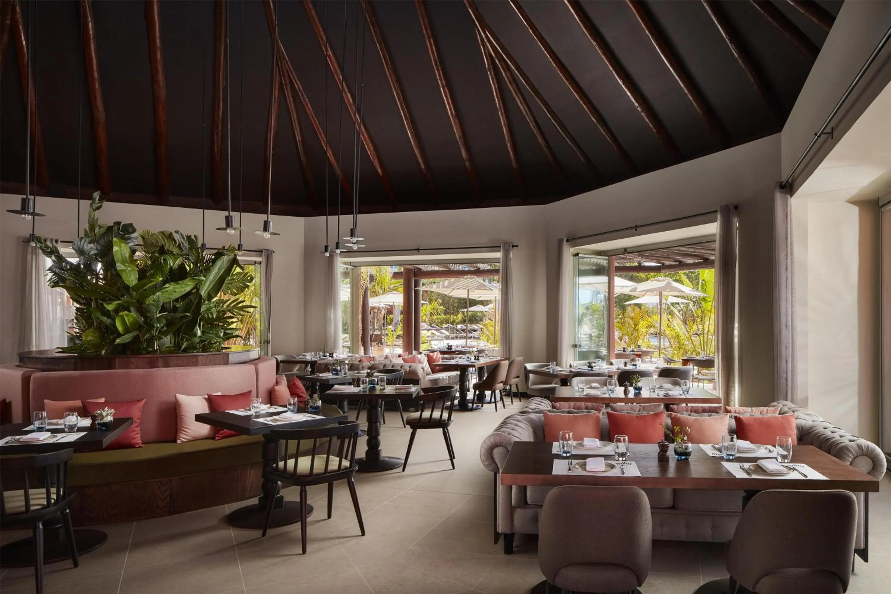 Restaurant/places to eat in Tivoli La Caleta Resort