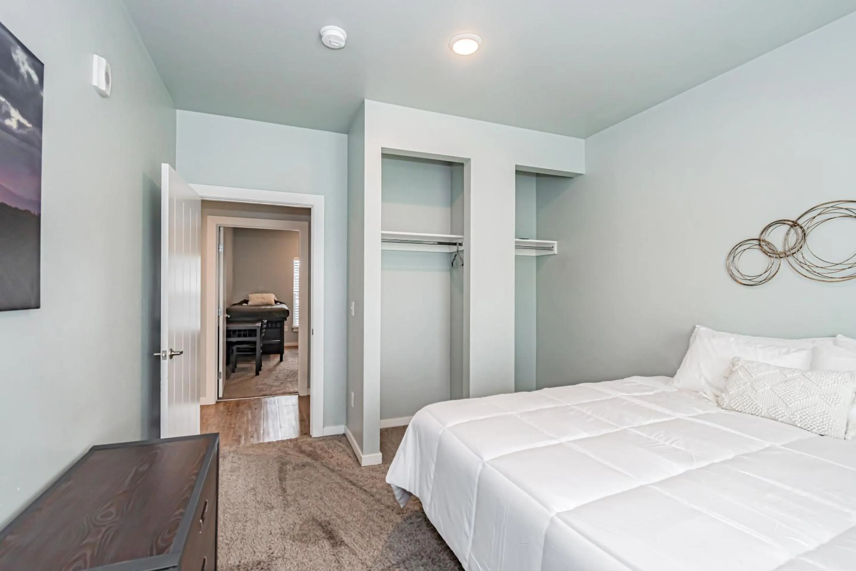 Bedroom, Bed in Bringham's Mill Apartments Perfect for Groups Full Kitchen Gym and Free Parking