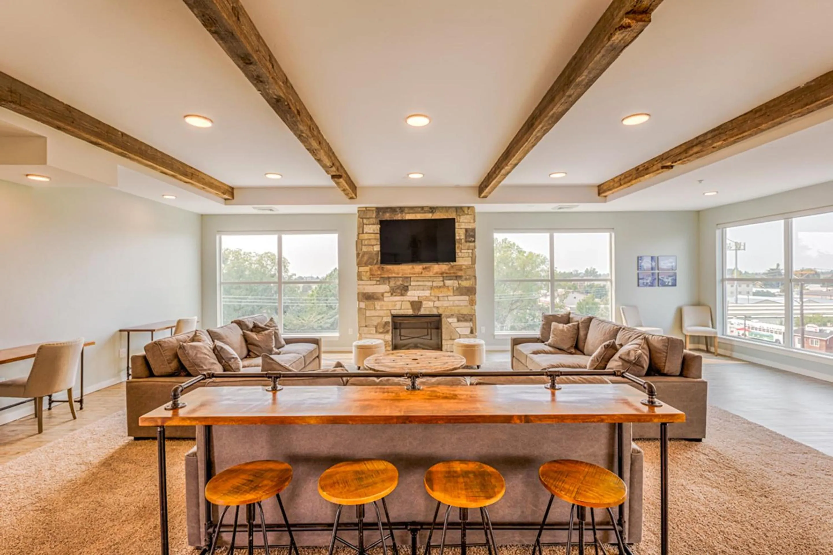 Communal lounge/ TV room in Bringham's Mill Apartments Perfect for Groups Full Kitchen Gym and Free Parking