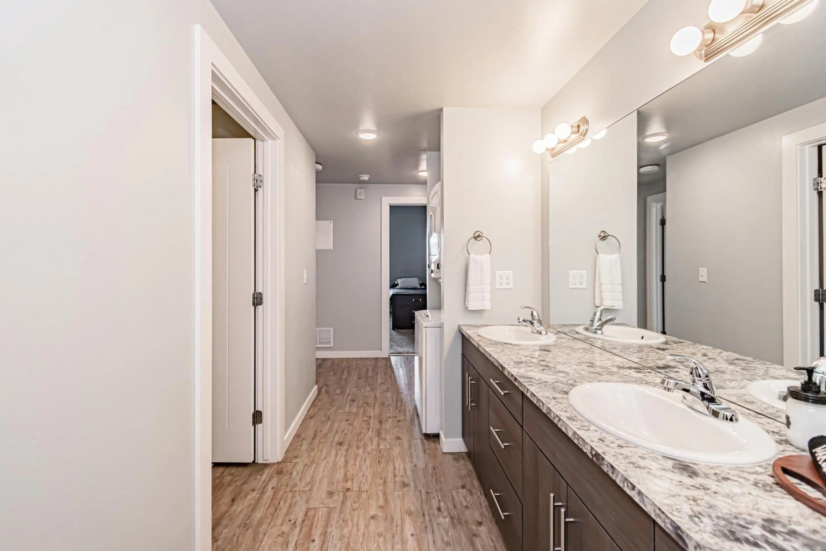 Bathroom in Bringham's Mill Apartments Perfect for Groups Full Kitchen Gym and Free Parking