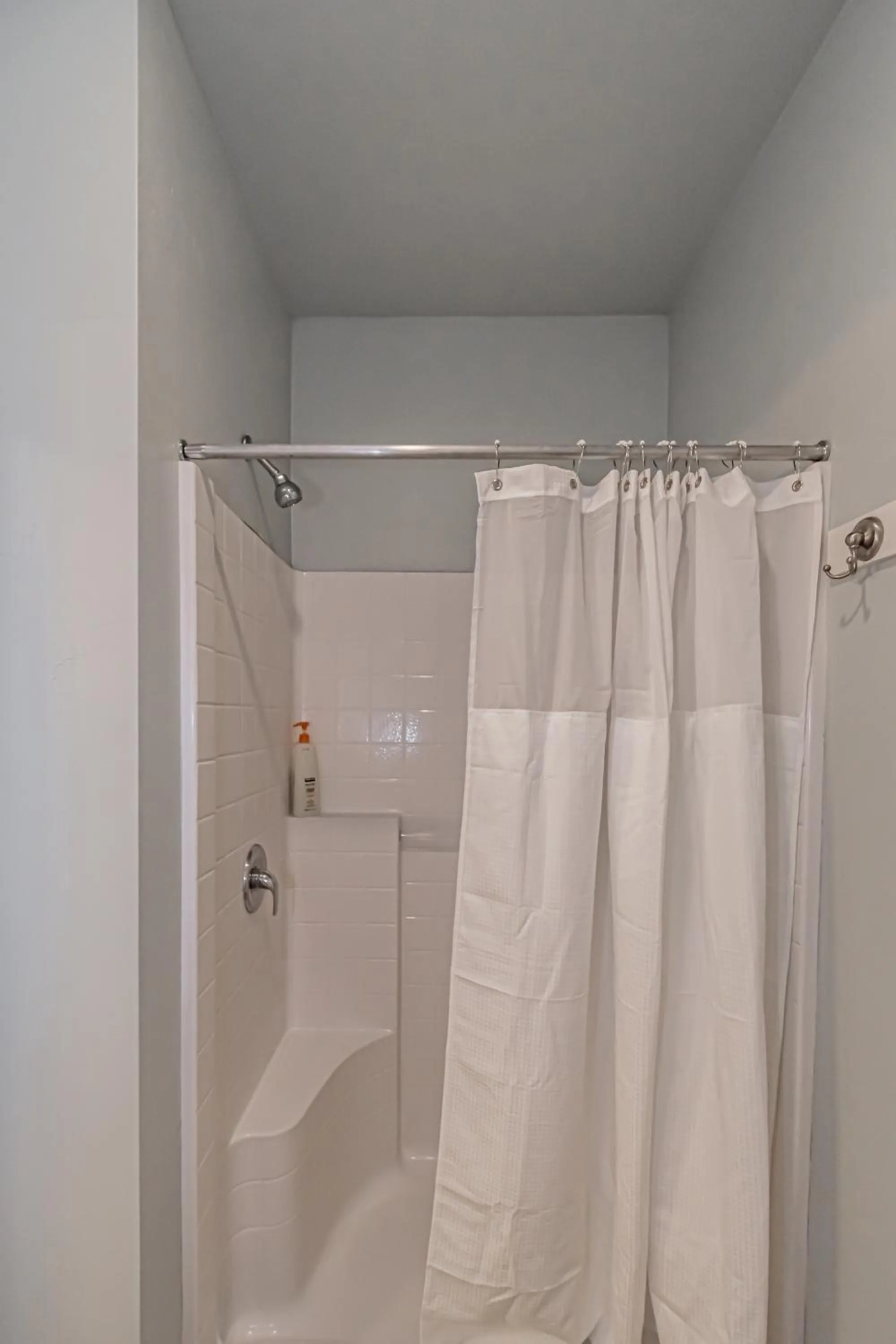Bathroom in Bringham's Mill Apartments Perfect for Groups Full Kitchen Gym and Free Parking