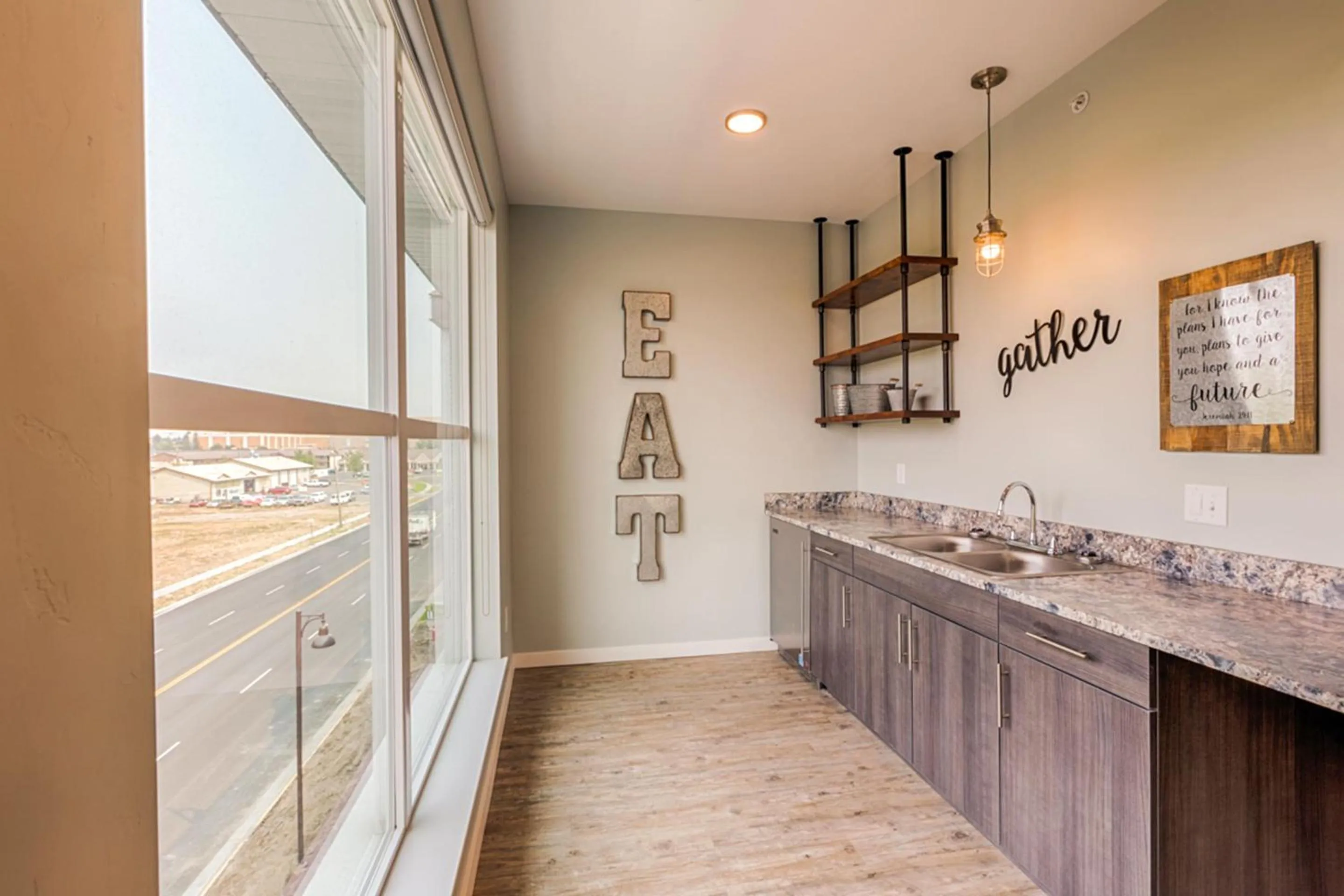 TV and multimedia in Bringham's Mill Apartments Perfect for Groups Full Kitchen Gym and Free Parking