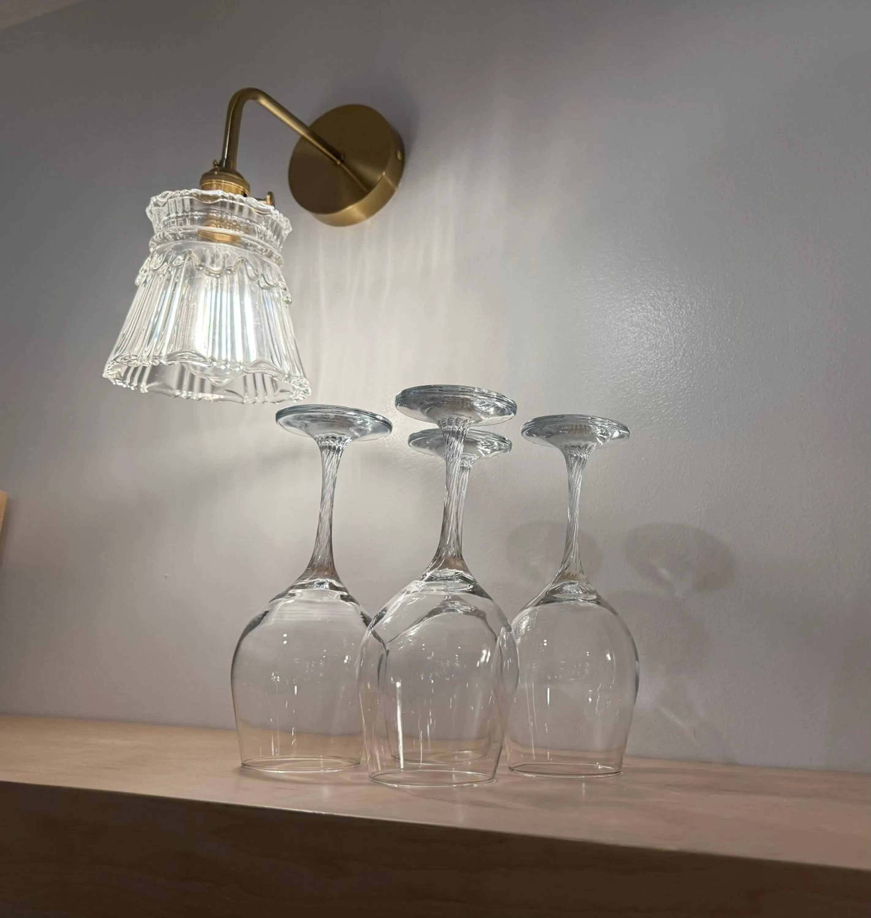 Newly renovated luxury, modern style Waikiki Sunset Hotel Ocean view Freeparking