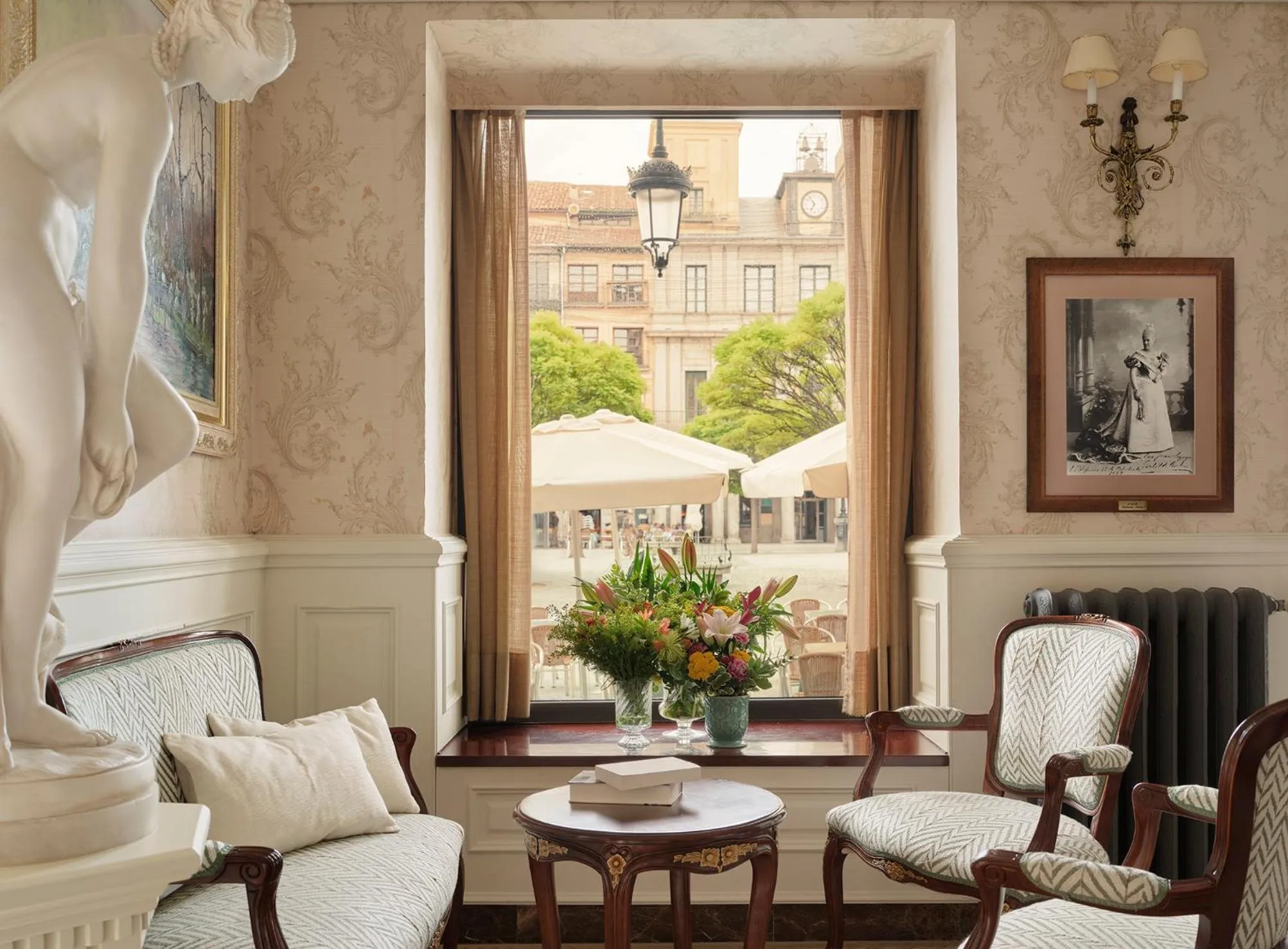 Lobby or reception in Hotel Infanta Isabel by Recordis Hotels