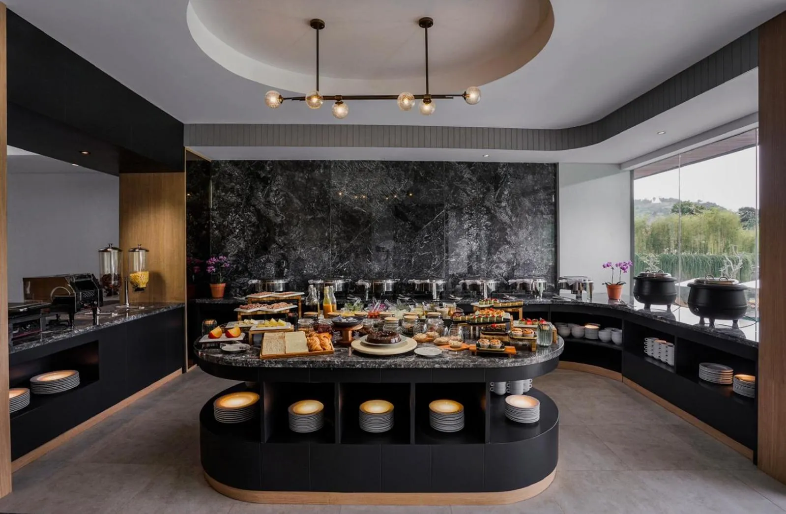 Breakfast in Forest Hills Hotel