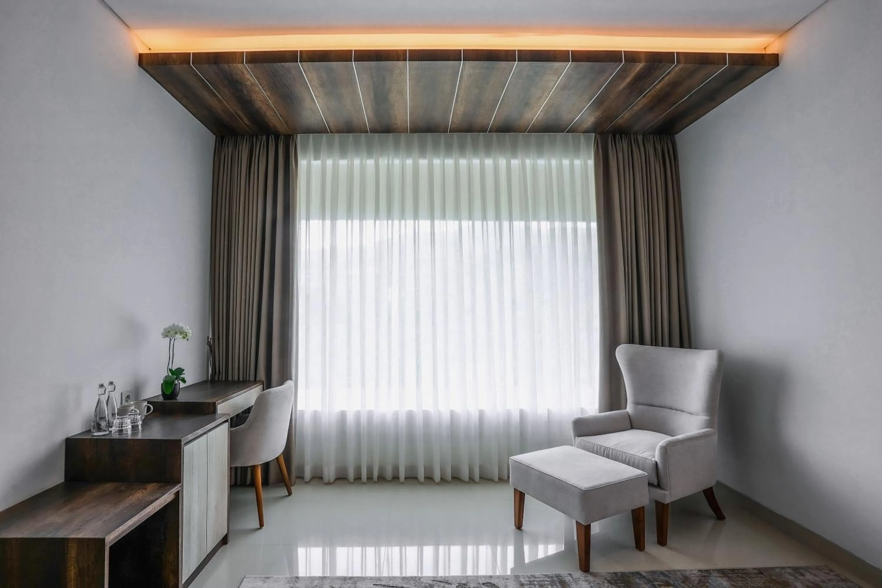 Bedroom in Forest Hills Hotel