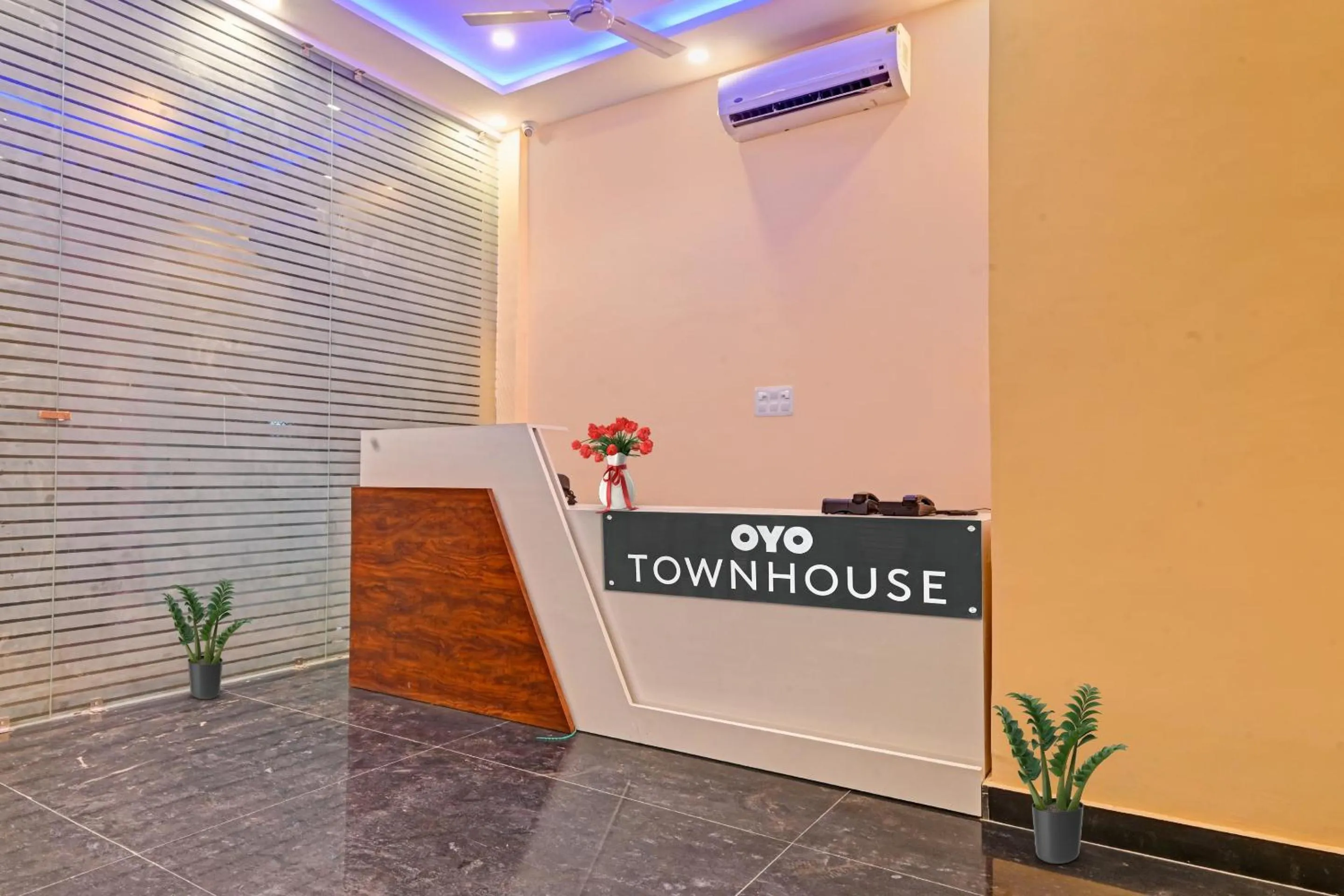 OYO Townhouse 1123 Kalyanpur Metro