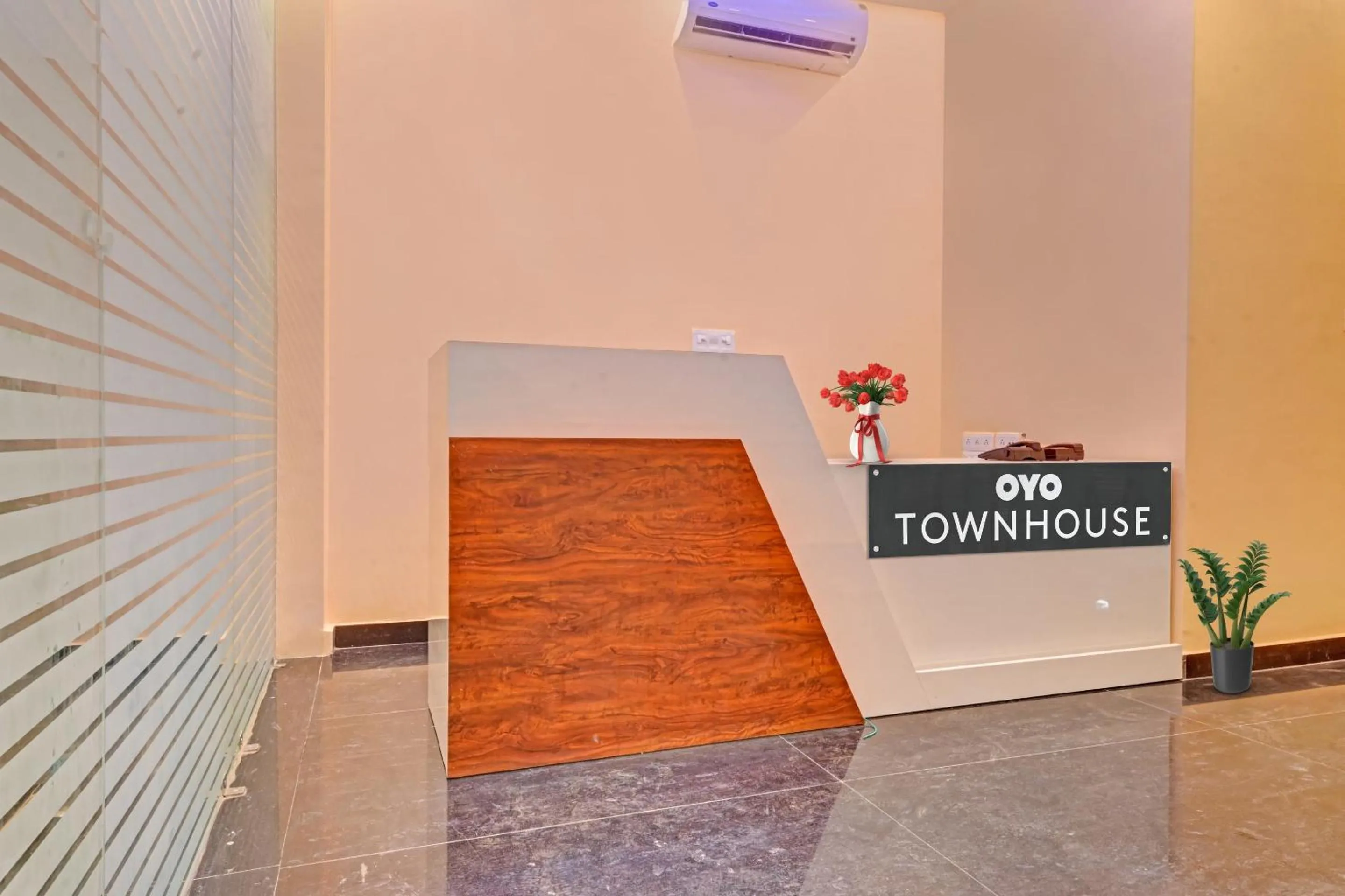 Lobby or reception in OYO Townhouse 1123 Kalyanpur Metro