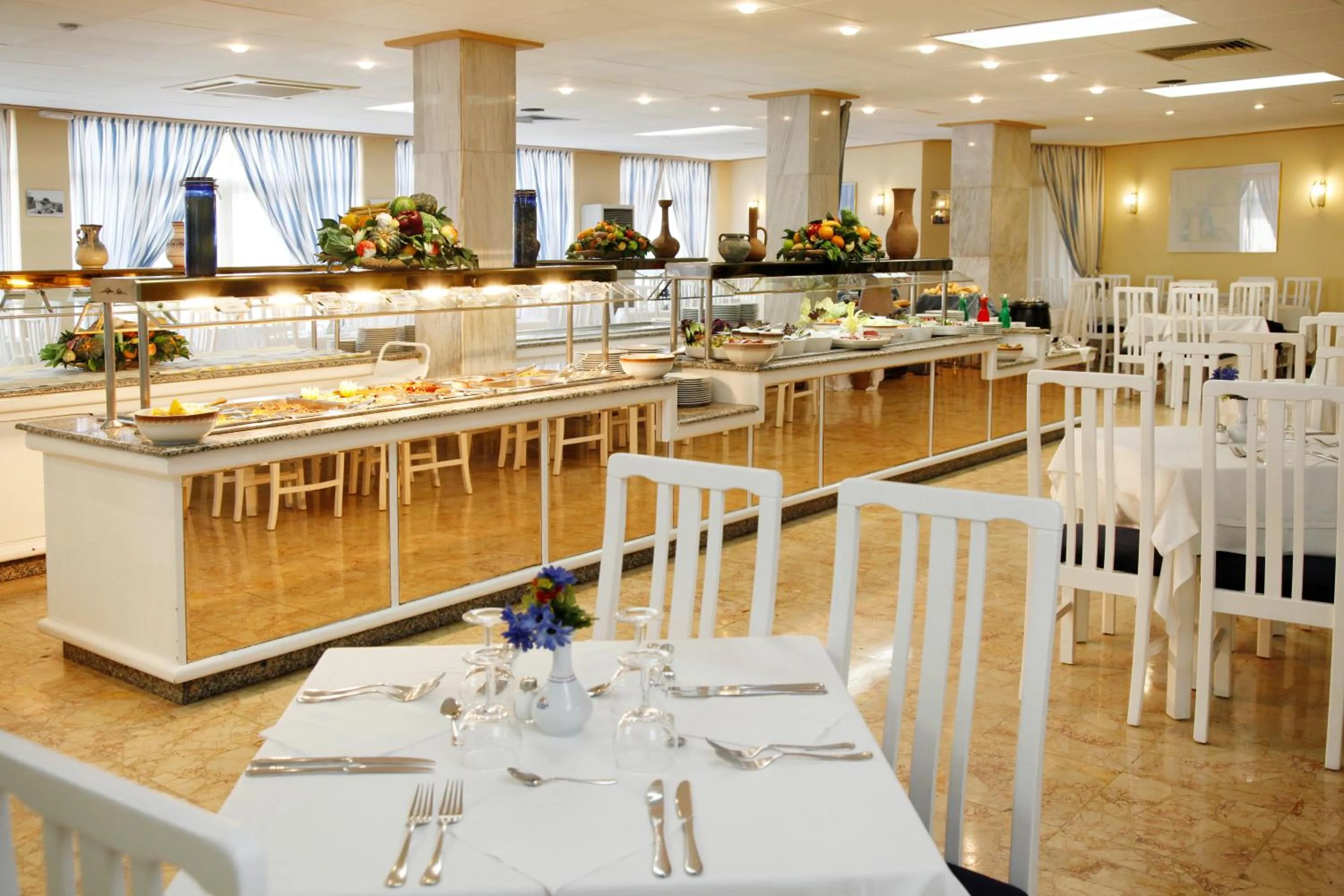 Restaurant/places to eat in Linda