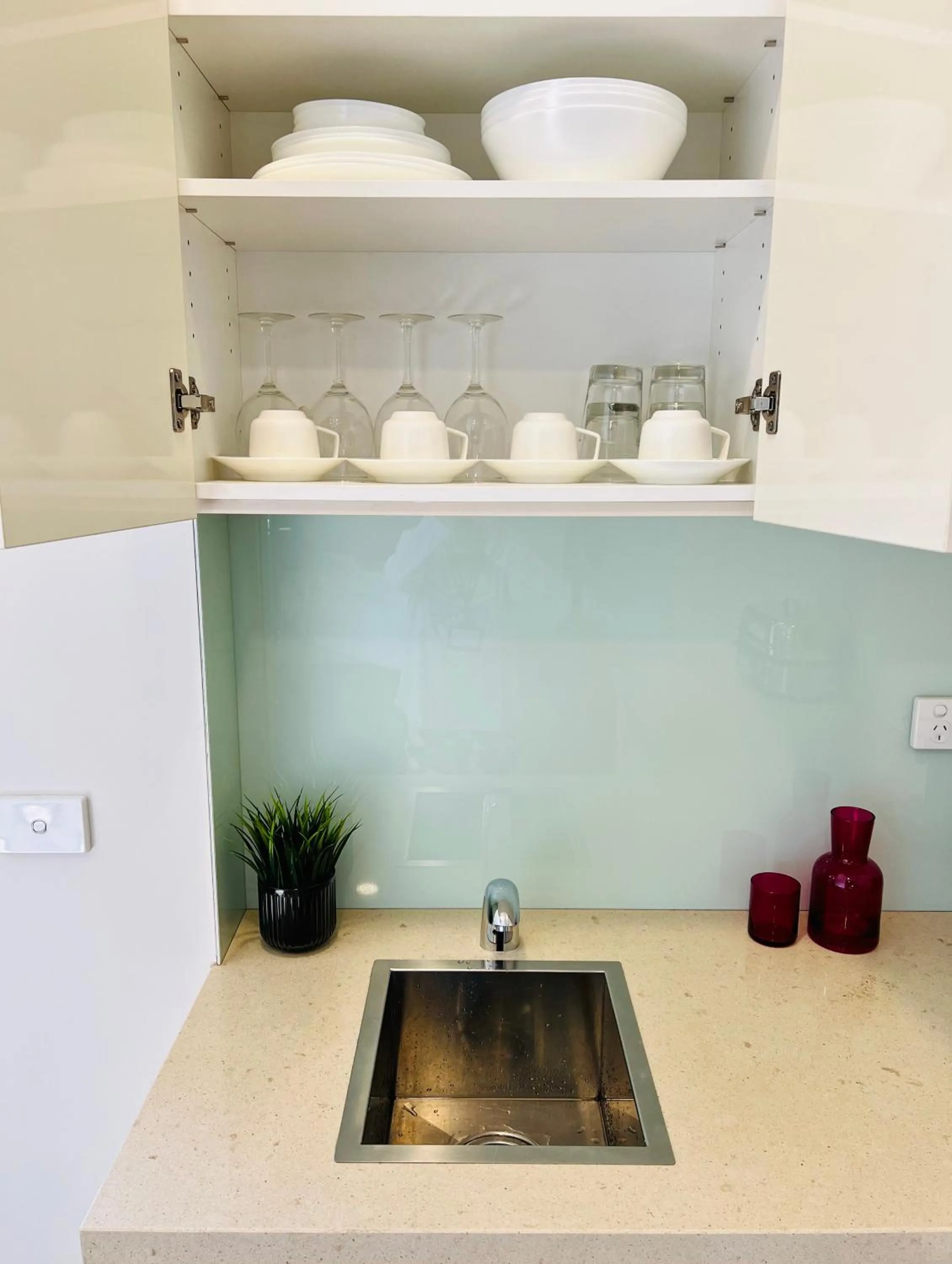 Kitchen or kitchenette in Clarendon Hotel