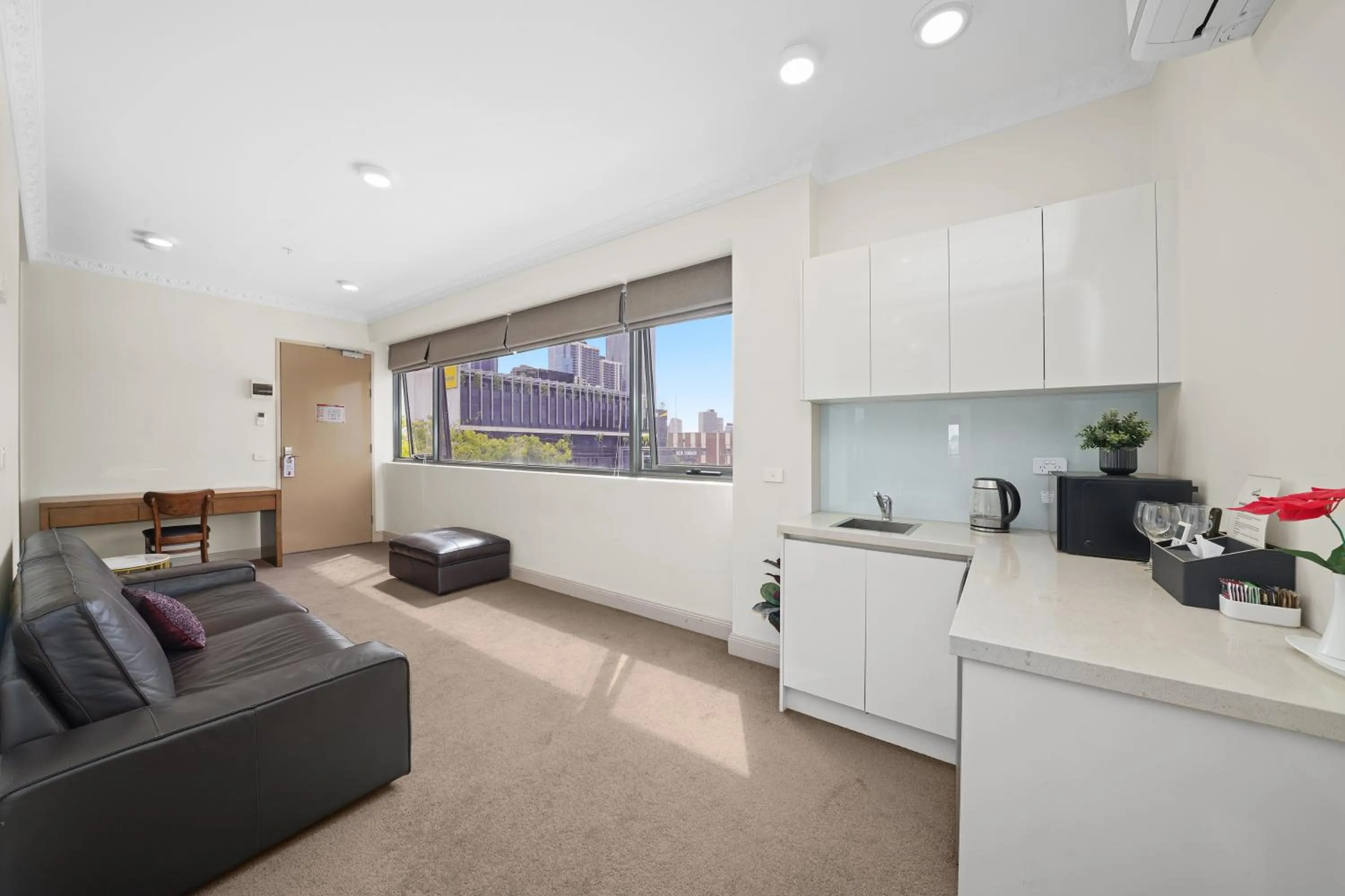 Living room in Clarendon Hotel