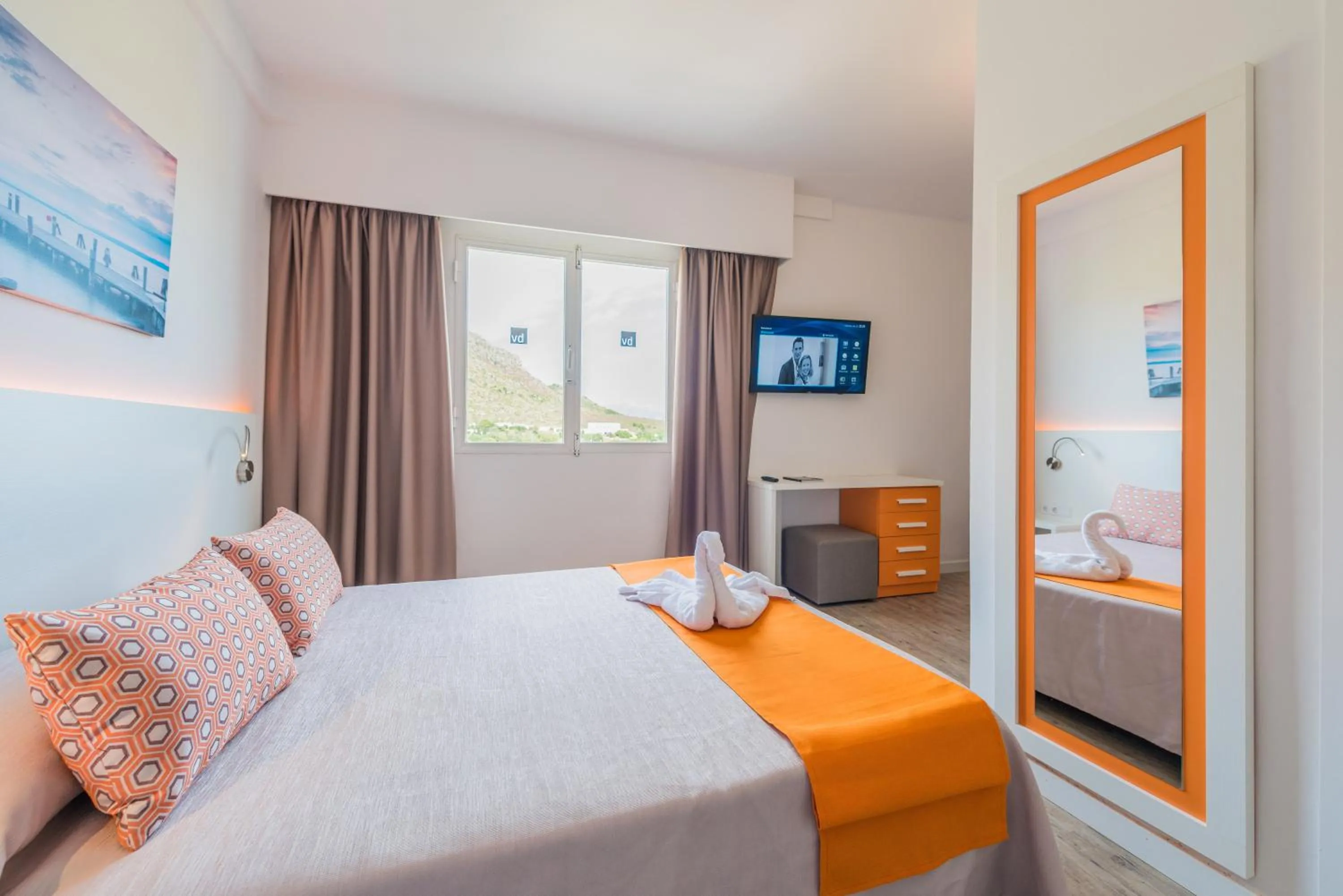 Bedroom, Bed in Bellevue Lagomonte