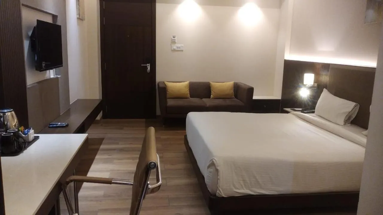 Bed in Enrise by Sayaji Rewa