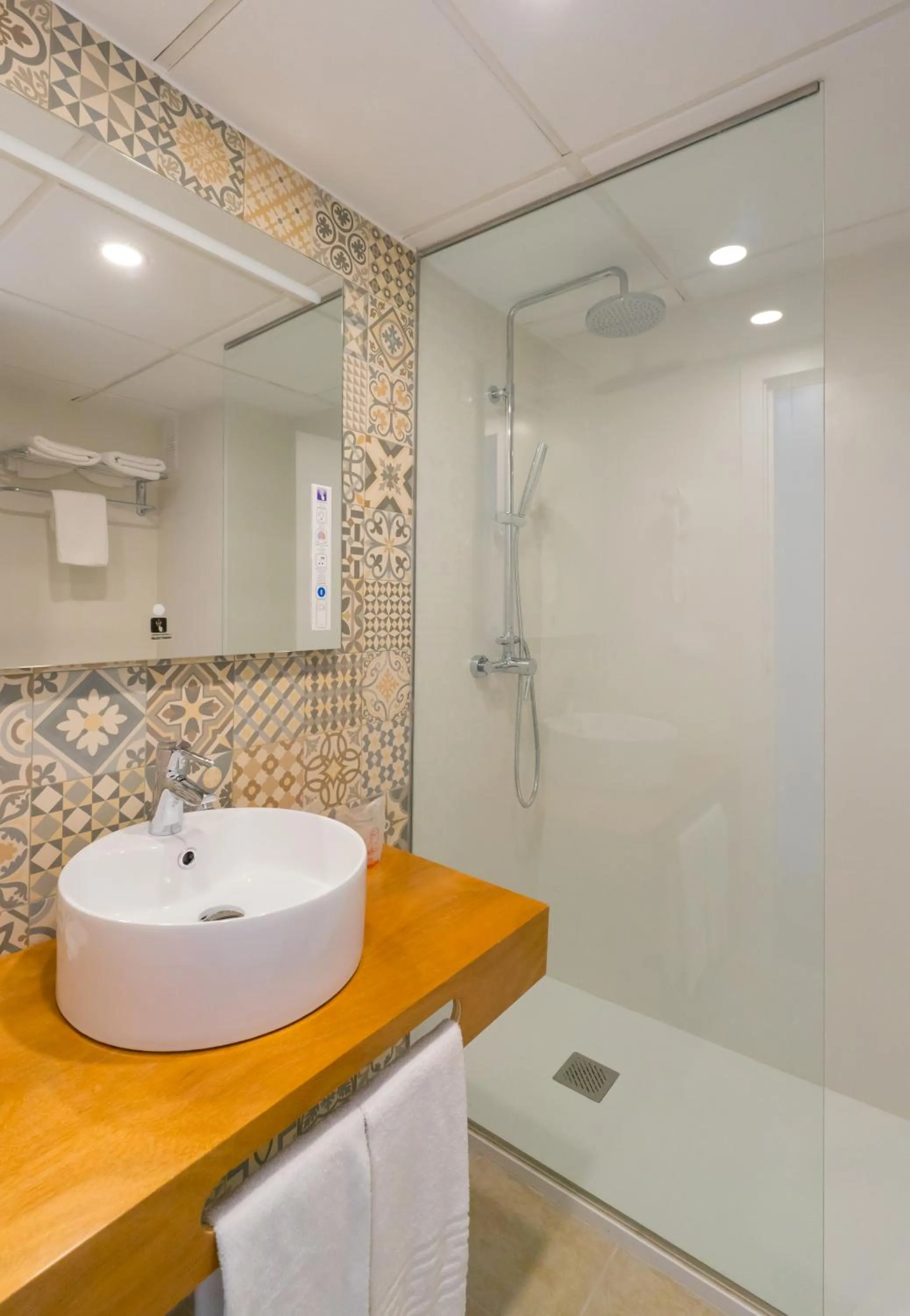 Shower in Bellevue Vistanova