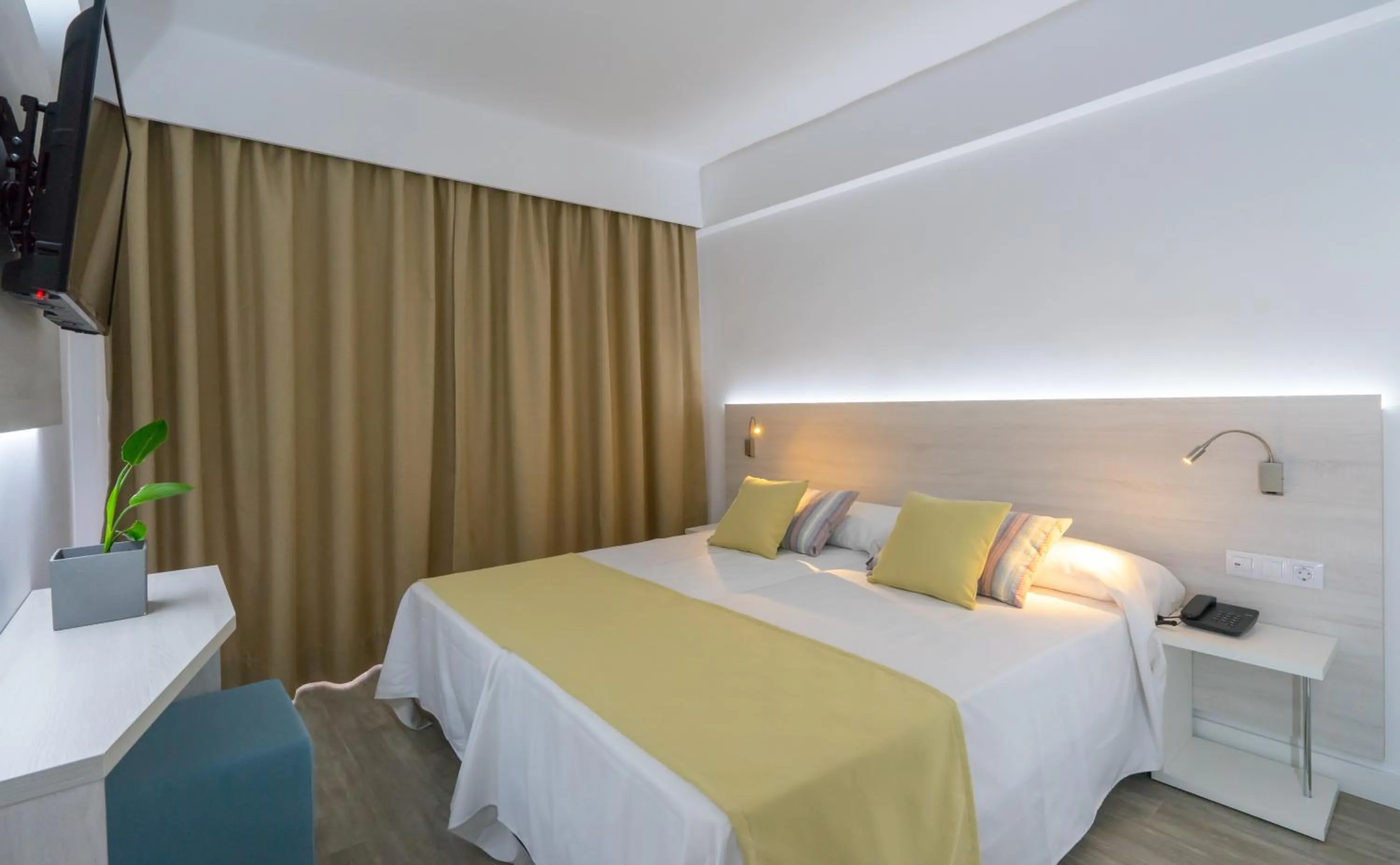 Photo of the whole room, Bed in Bellevue Vistanova