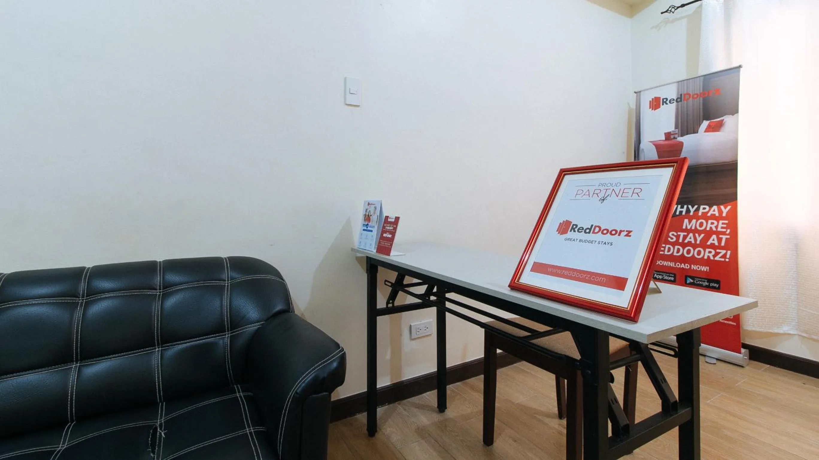 Lobby or reception in Golden Empress Hotel Urdaneta Pangasinan by RedDoorz