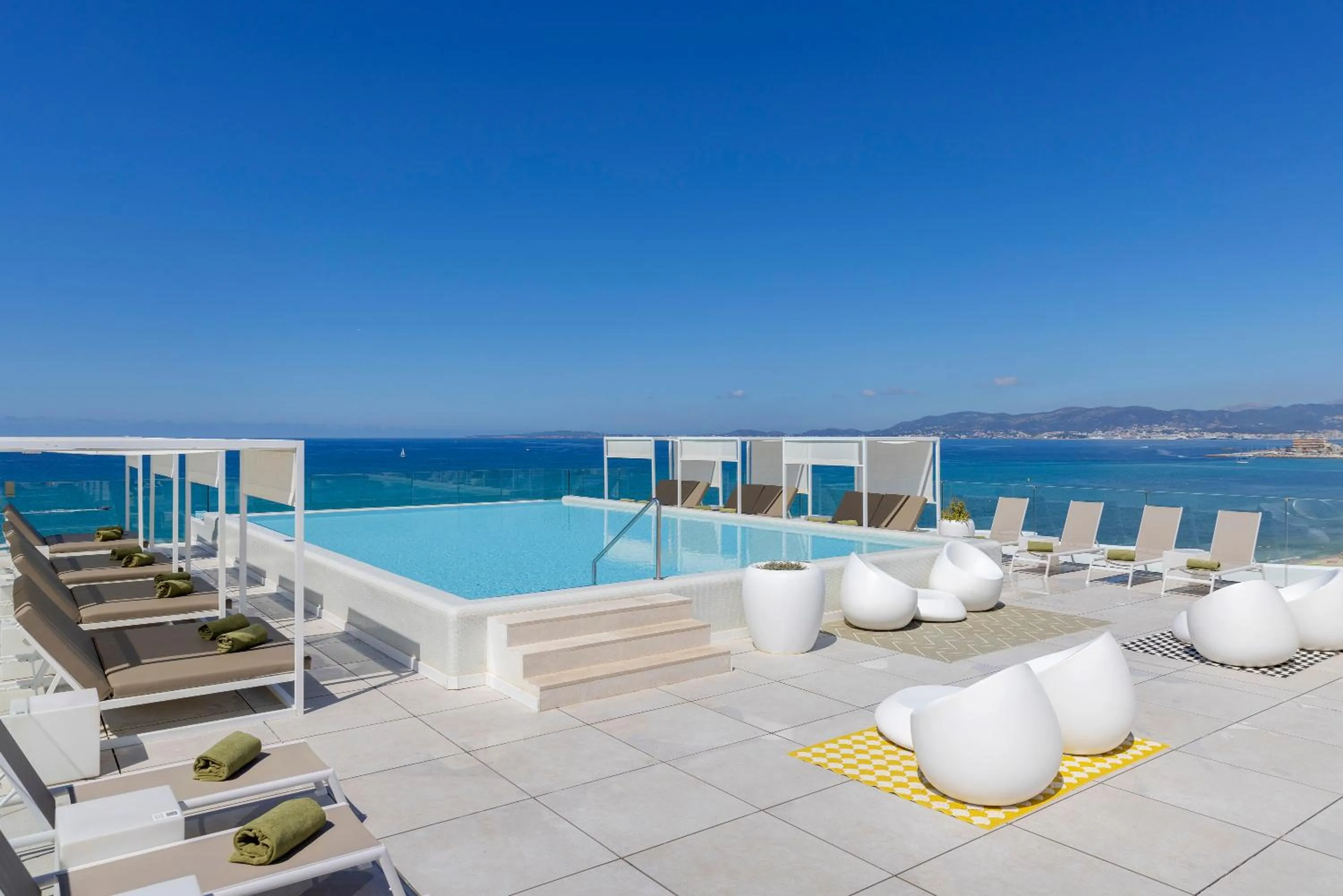 Pool view in HM Gran Fiesta