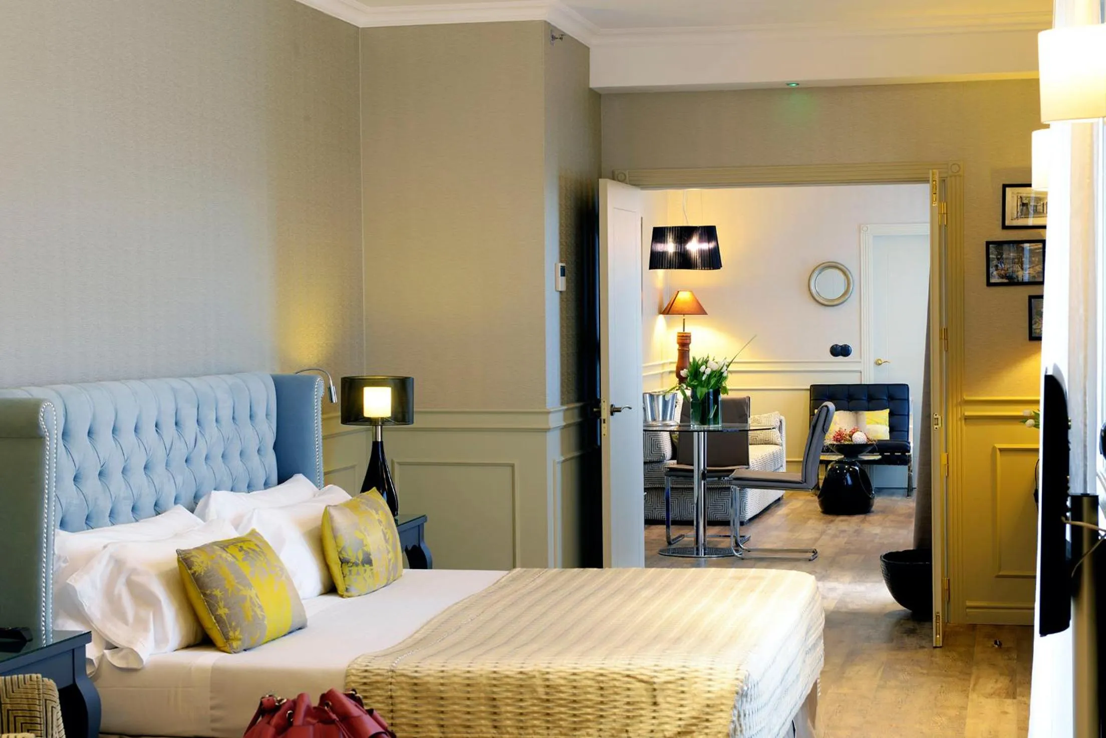 Bed in El Avenida Palace