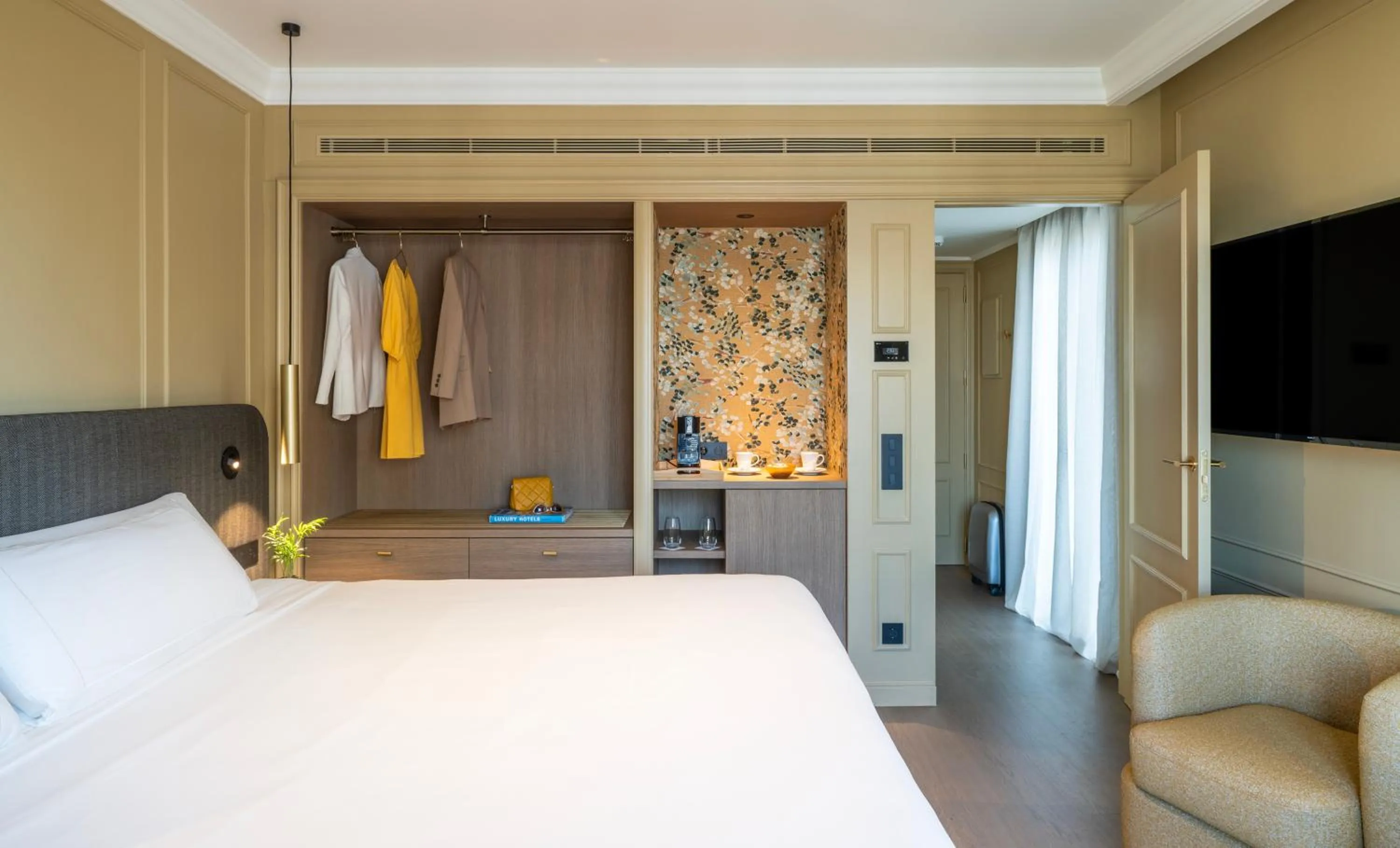 Bedroom, Bed in El Avenida Palace