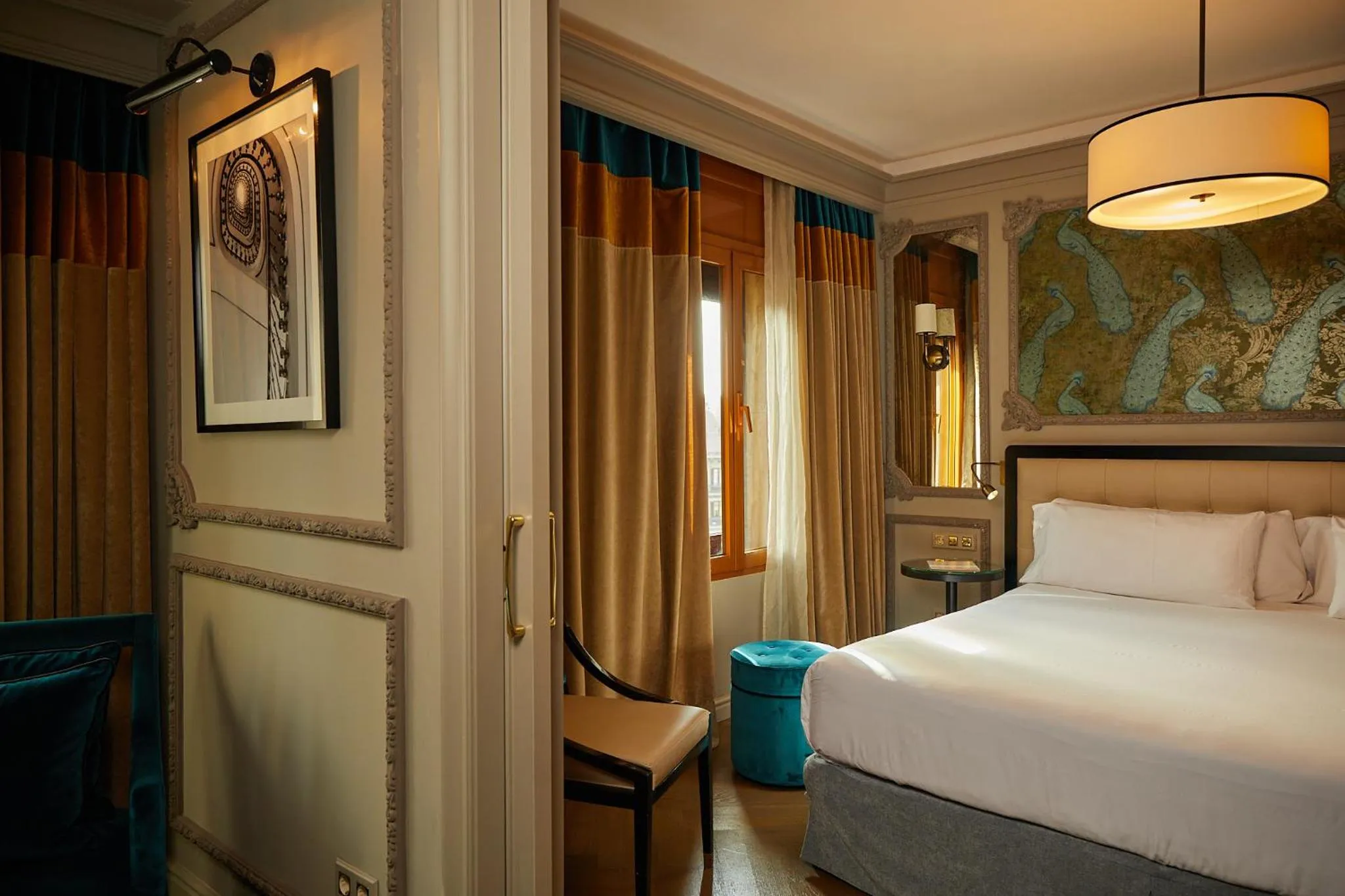 Bed in El Avenida Palace