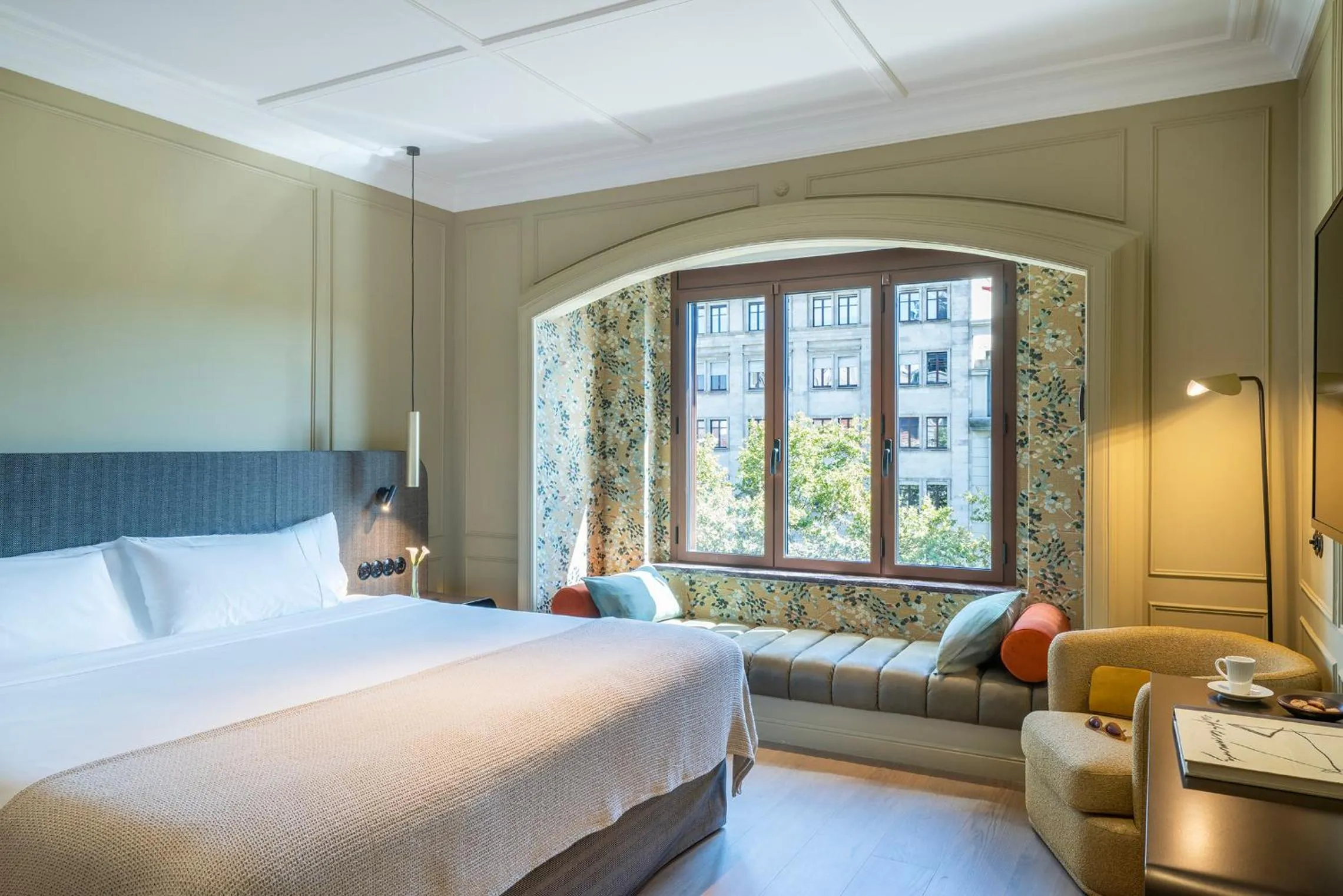 Bed in El Avenida Palace