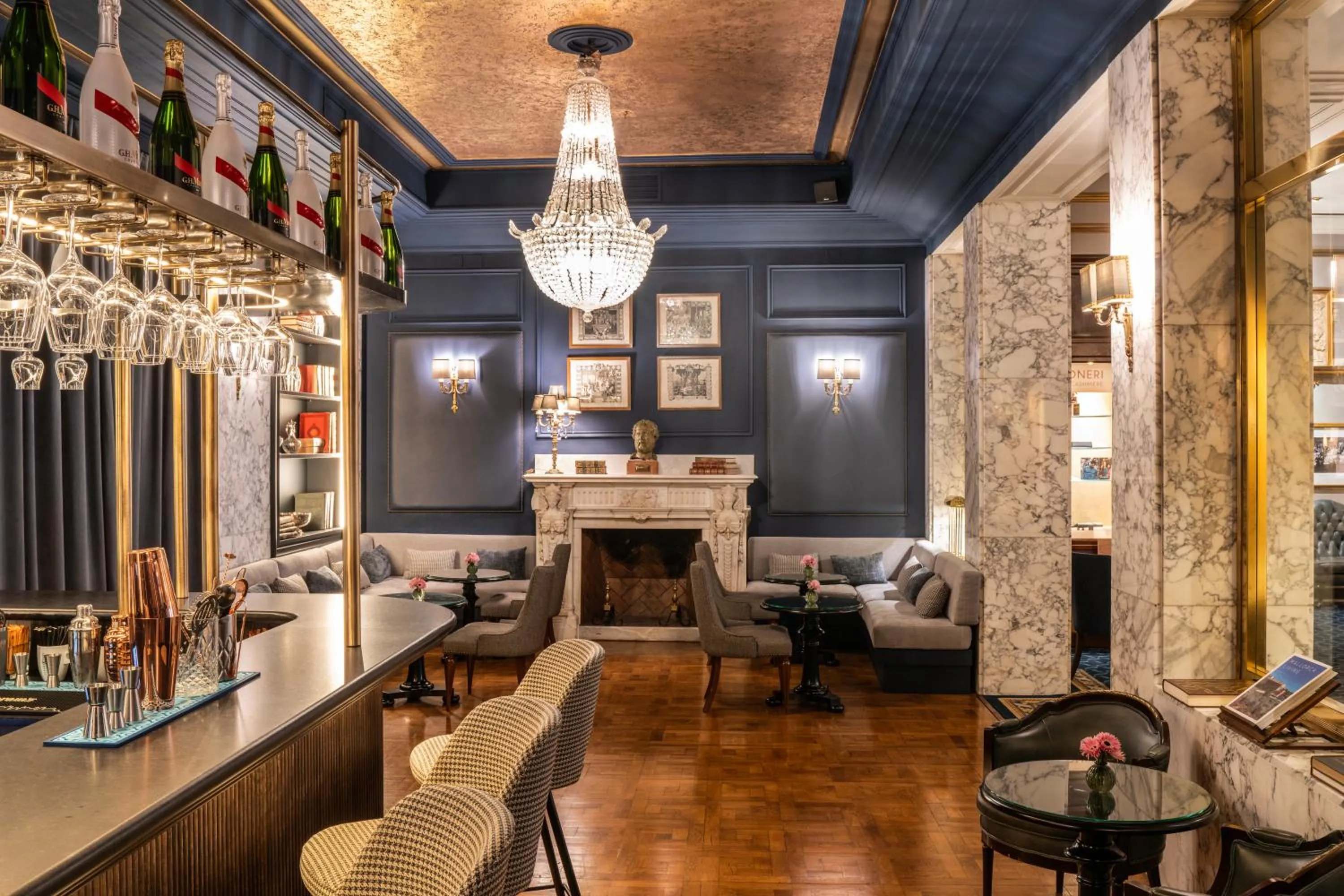 Lounge or bar in El Avenida Palace