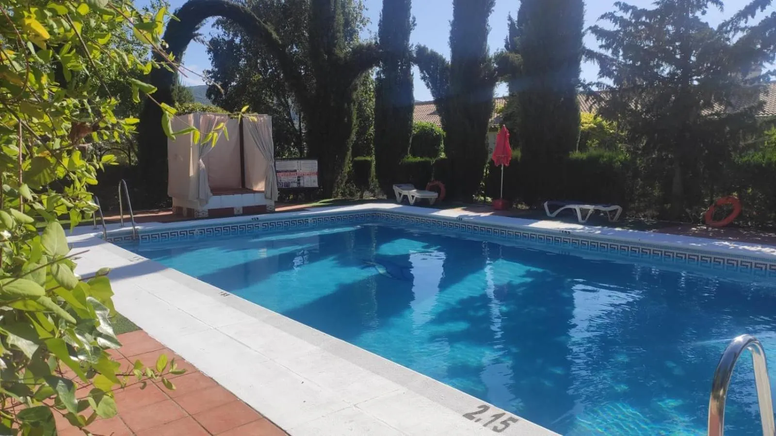 Swimming pool in Hotel Rural Puerto Mágina