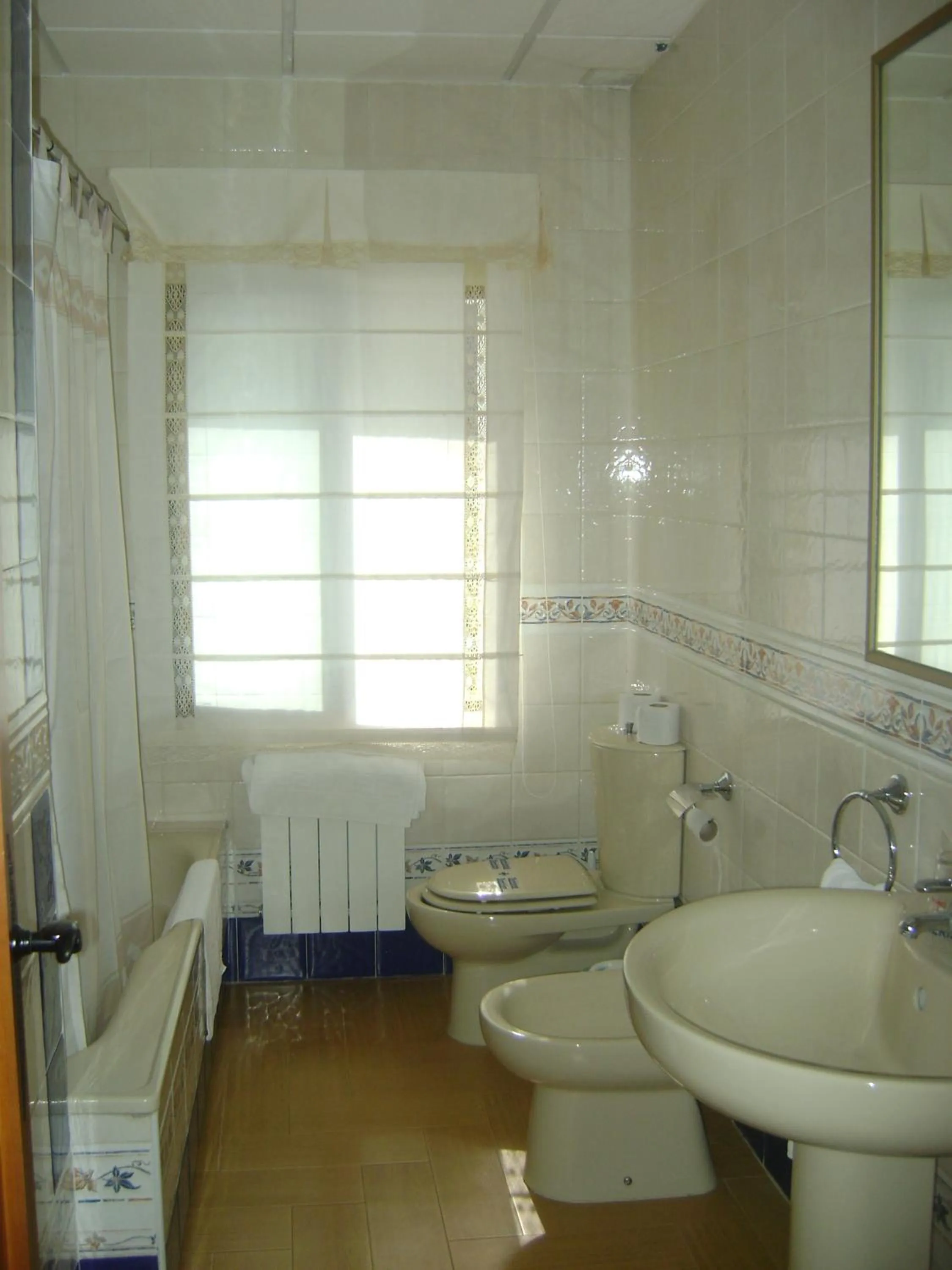 Toilet in Hotel Rural Puerto Mágina