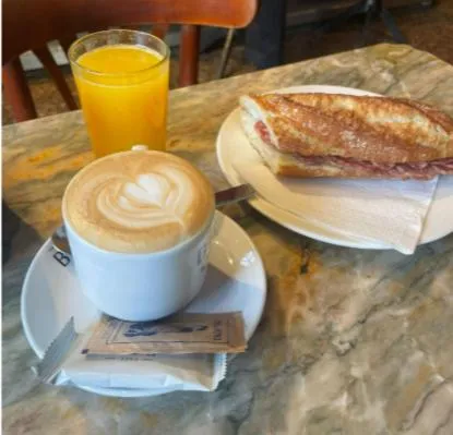 Breakfast in Líbere Barcelona Sant Antoni