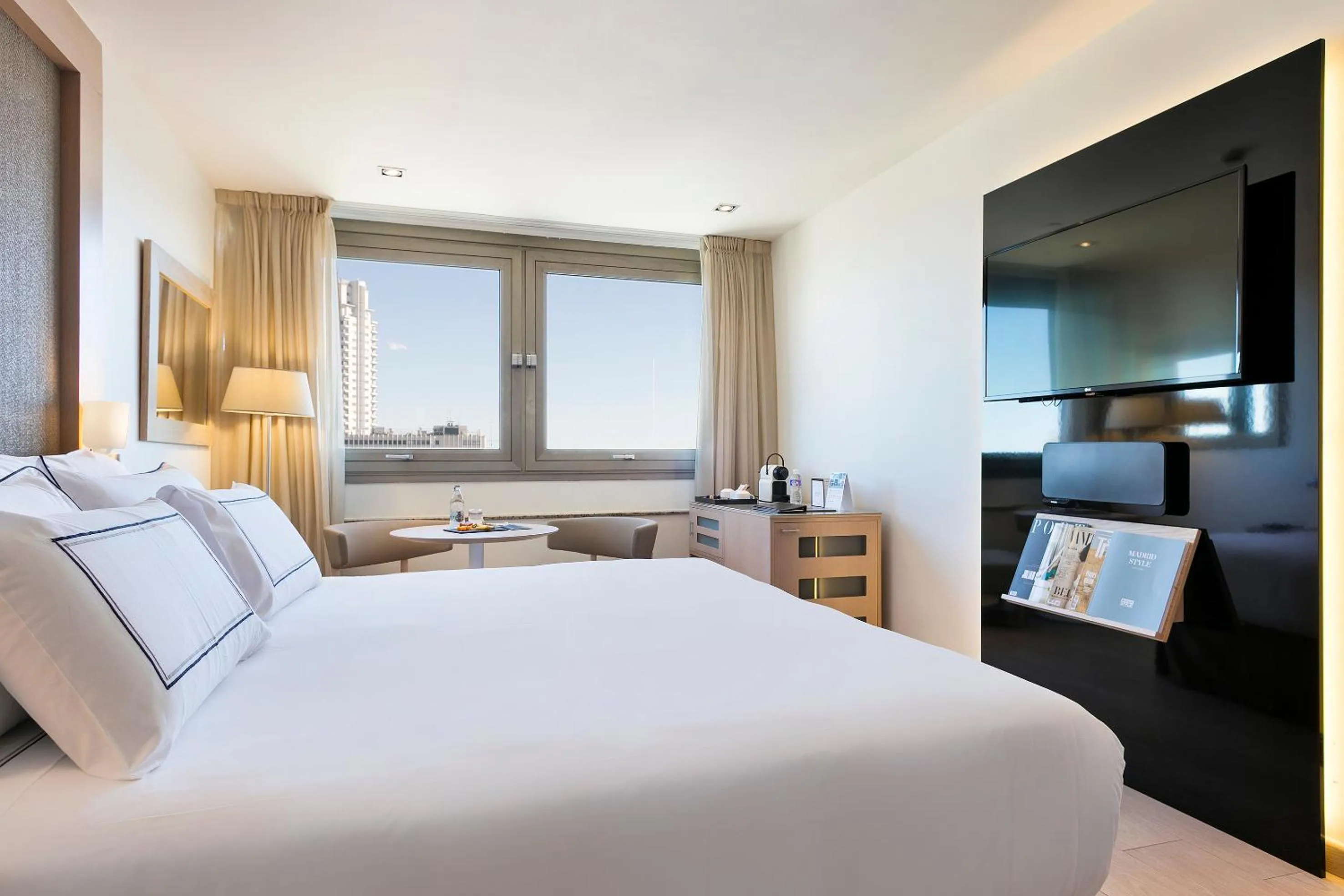 Bed in Melia Madrid Princesa