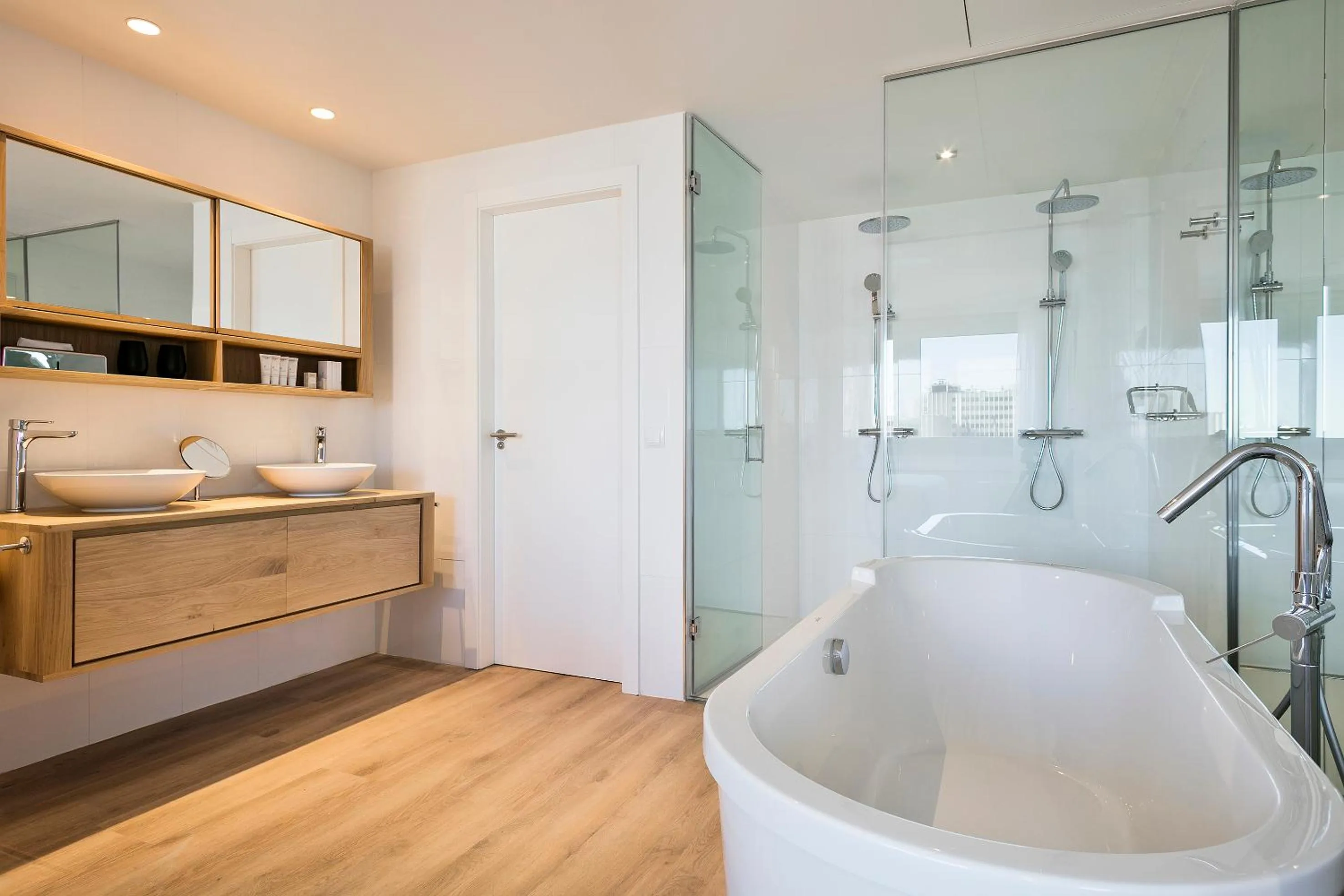 Shower in Melia Madrid Princesa