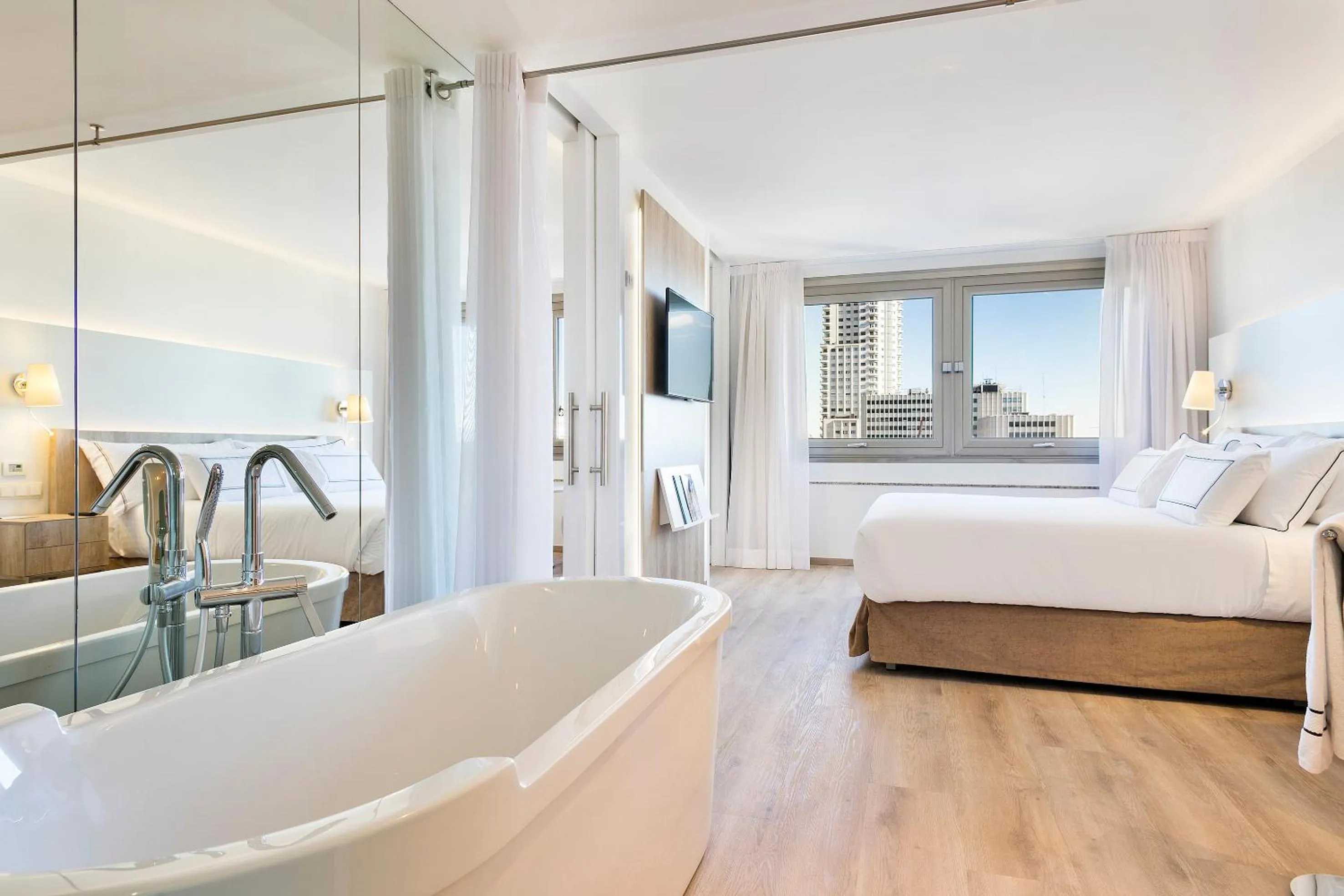 Bedroom, Bed in Melia Madrid Princesa