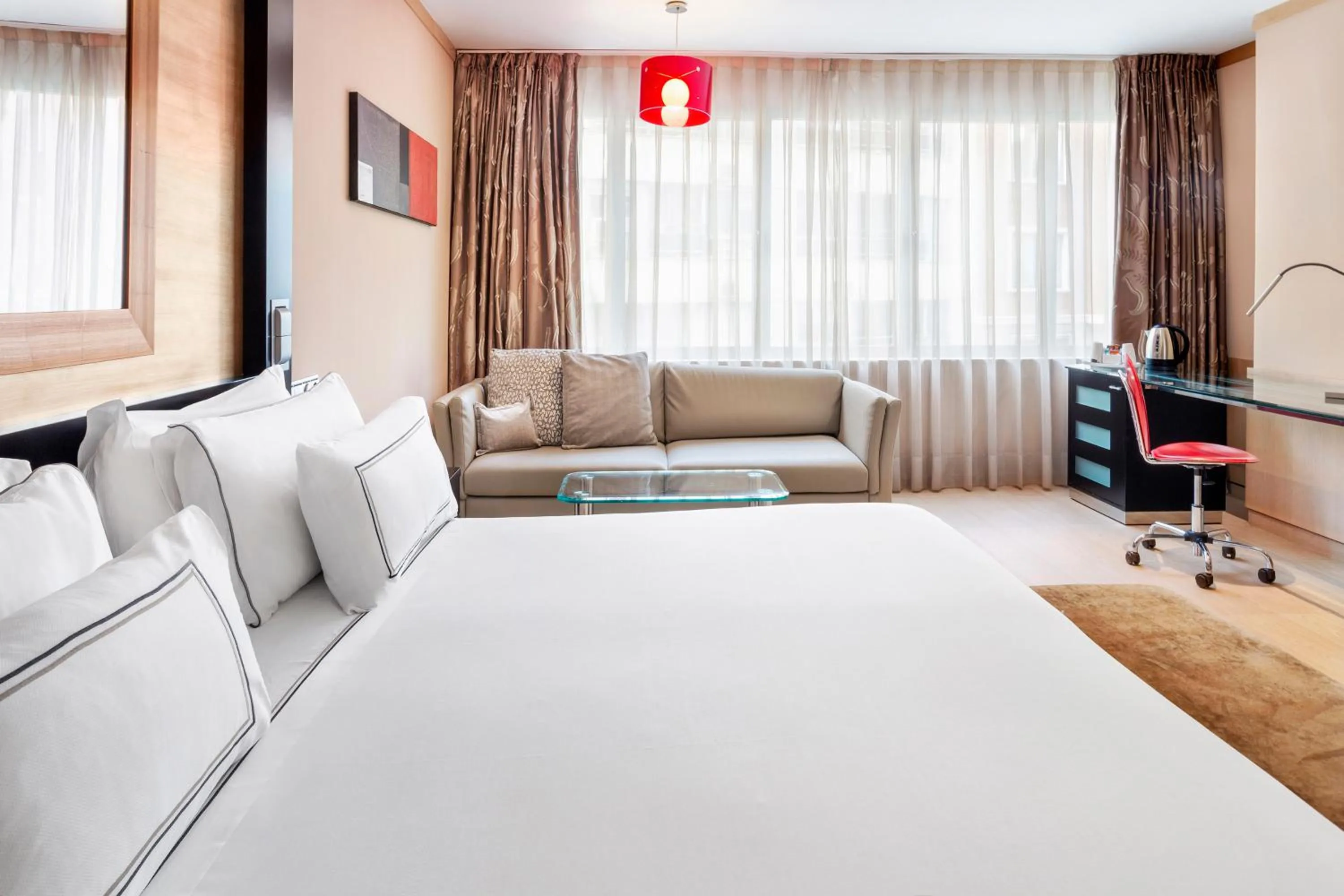 Bed in Melia Madrid Princesa