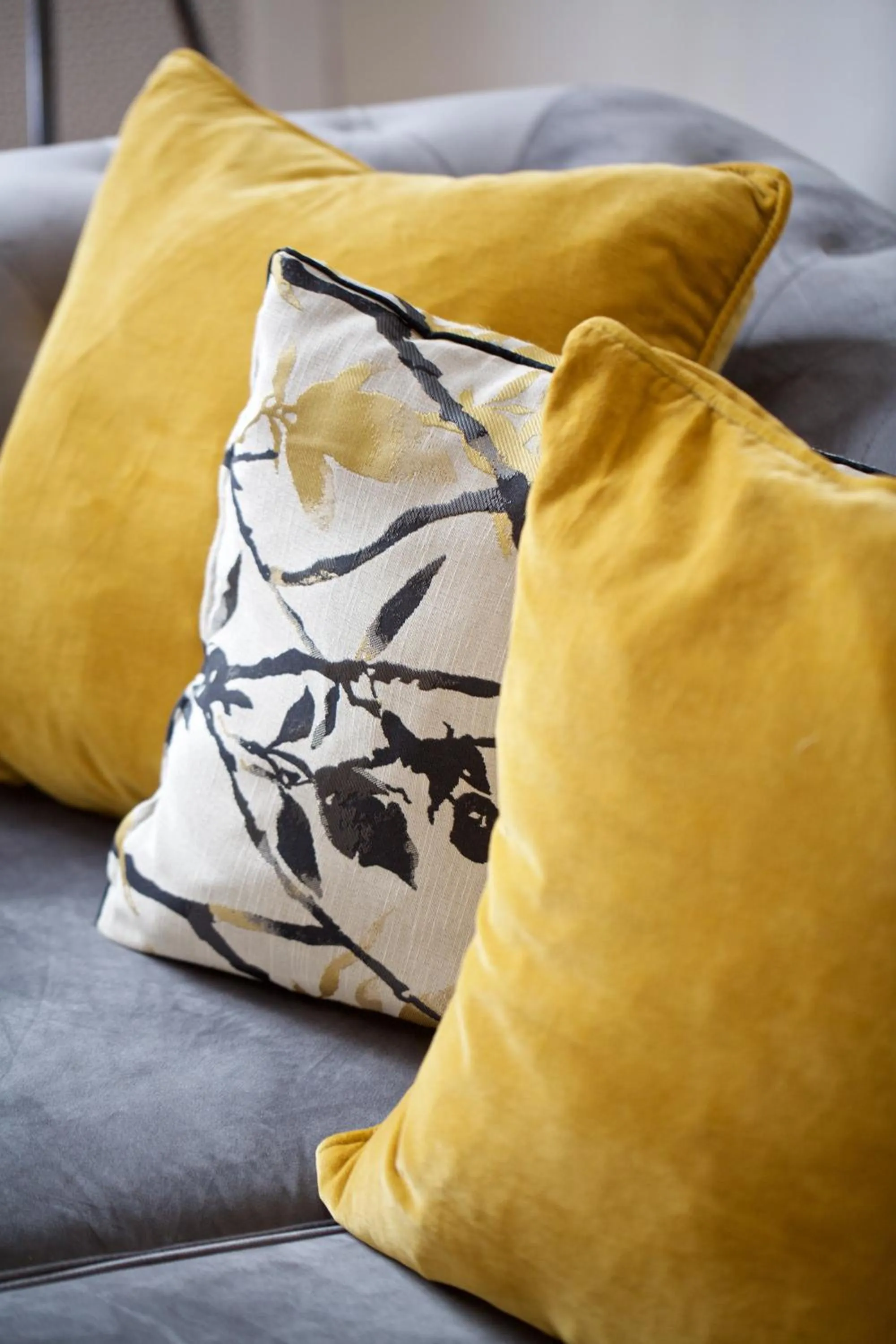 hair dresser, Bed in Avari Apartments - Winchester Collection