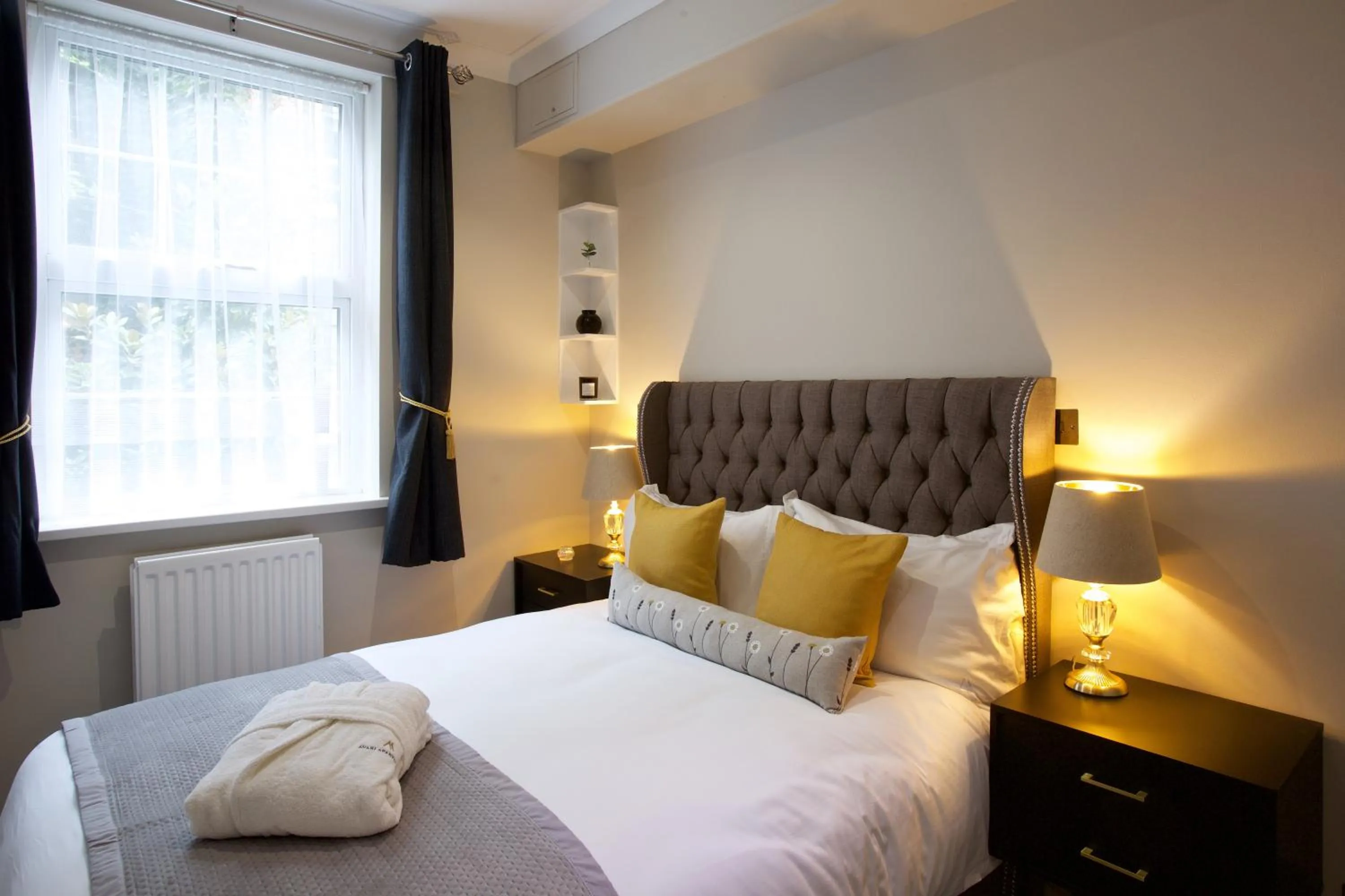 Bedroom, Bed in Avari Apartments - Winchester Collection