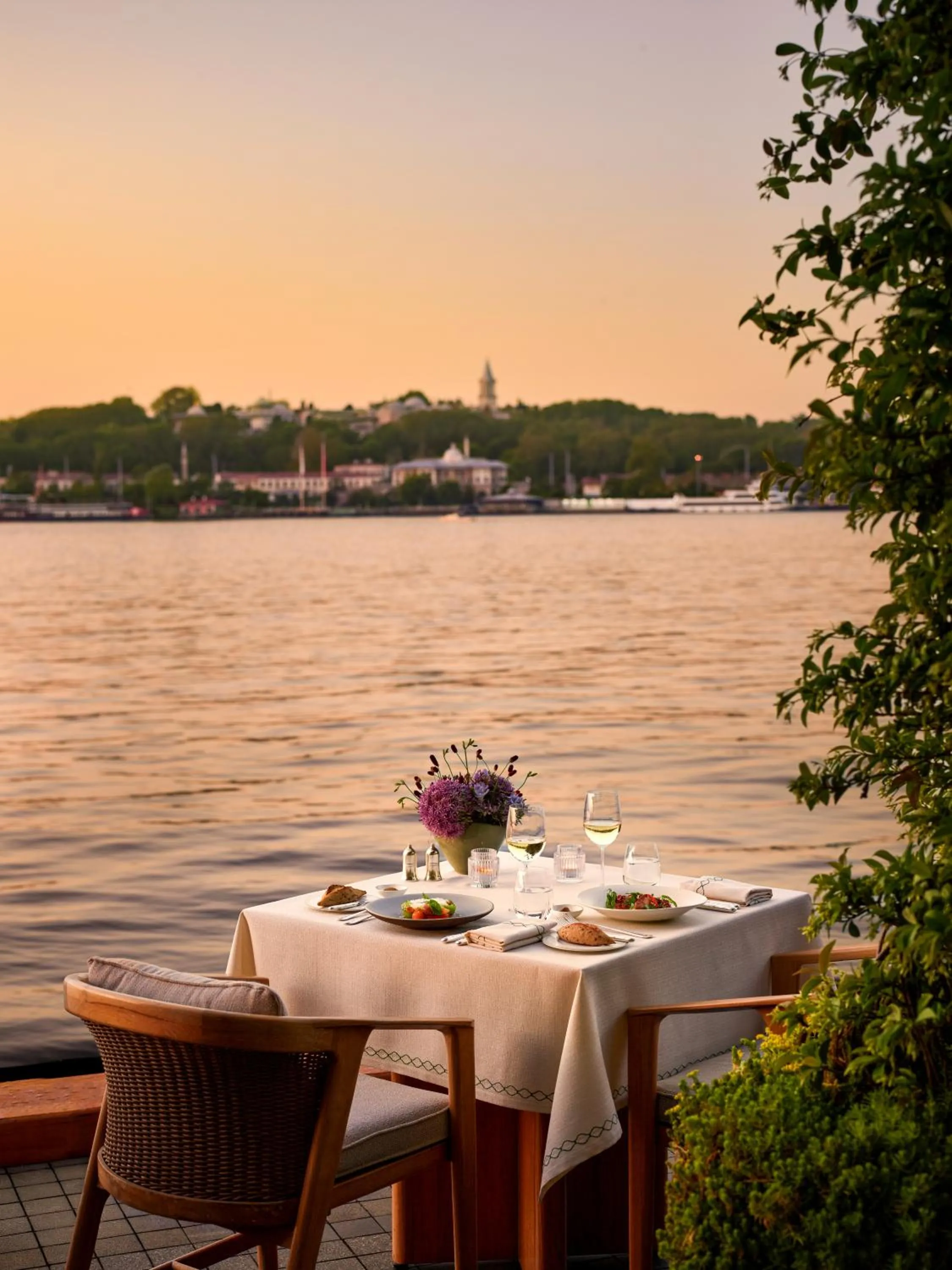 Restaurant/places to eat in The Peninsula Istanbul