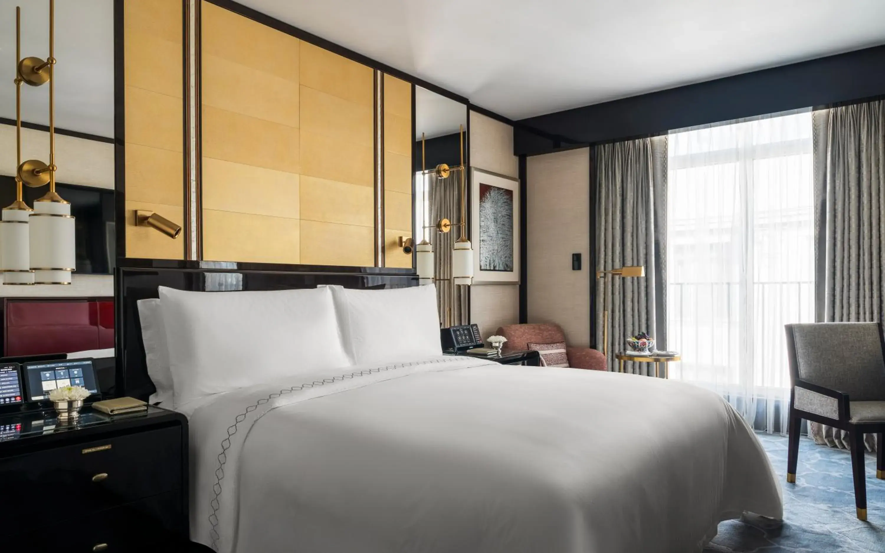 Superior Room King in The Peninsula Istanbul Superior Room King in The Peninsula Istanbul