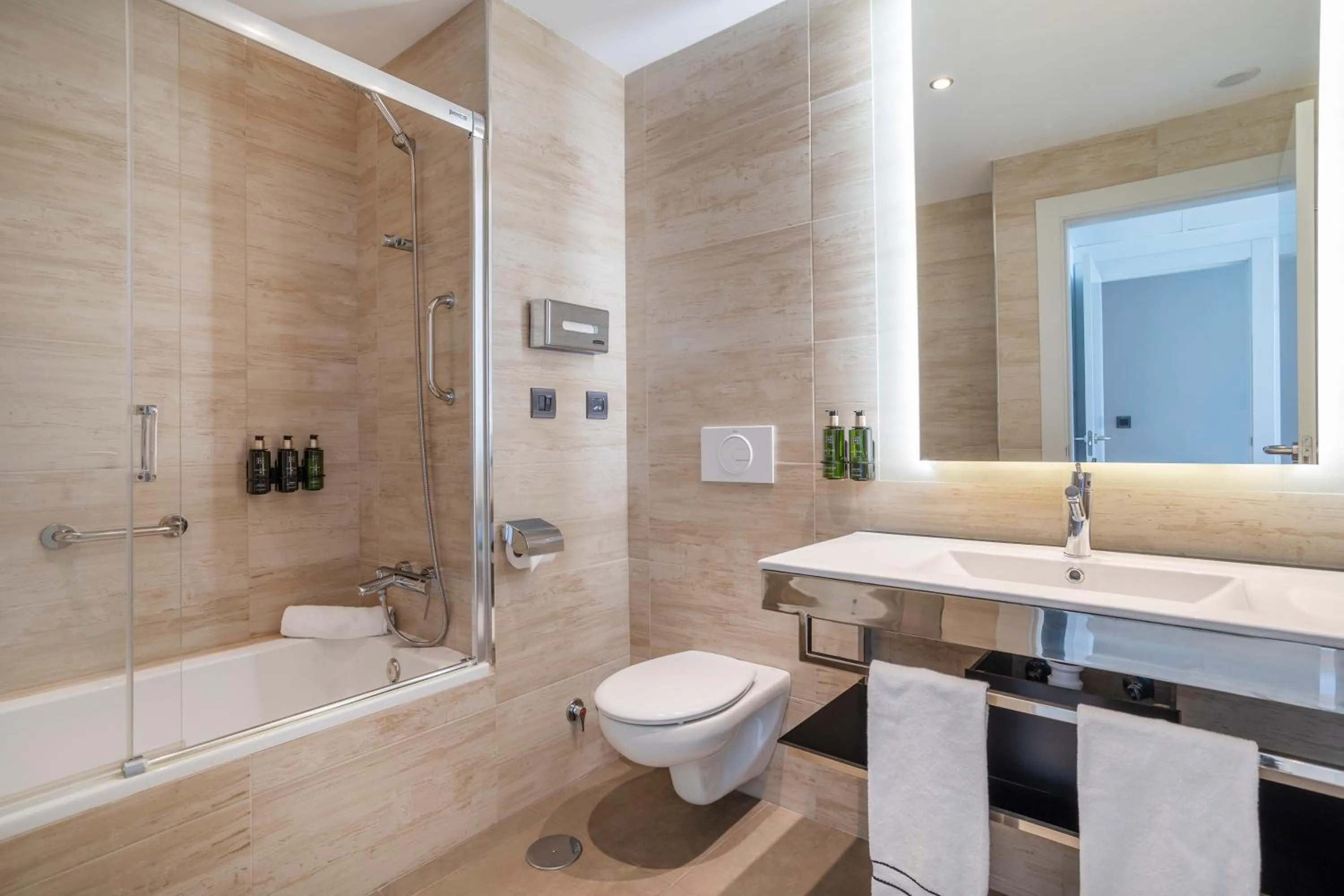 Bathroom in Melia Alicante